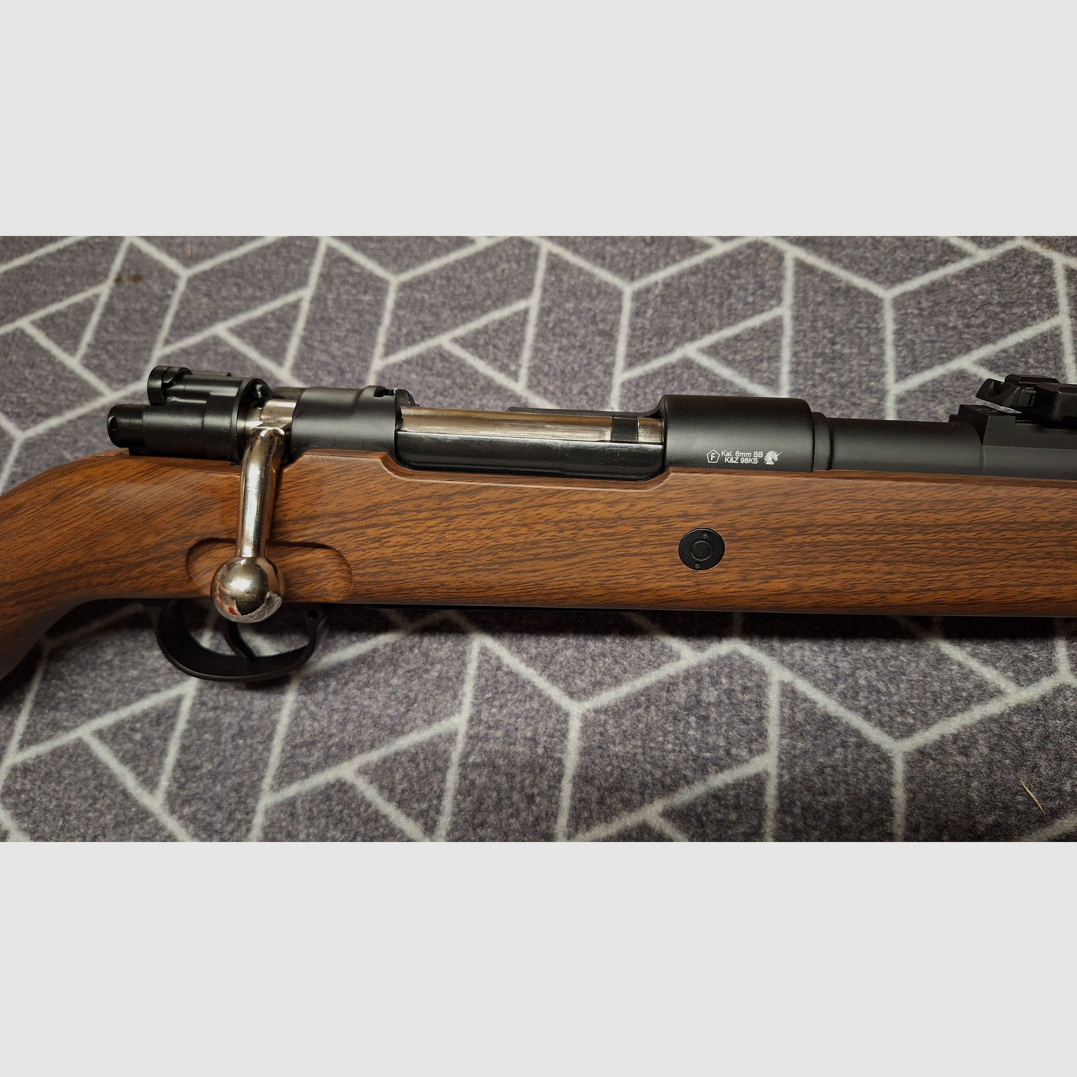 Karabiner 98K Bolt-Action Springer Gewehr mit Hülsenauswurf 6mm BB Holzoptik - Neuwertig!