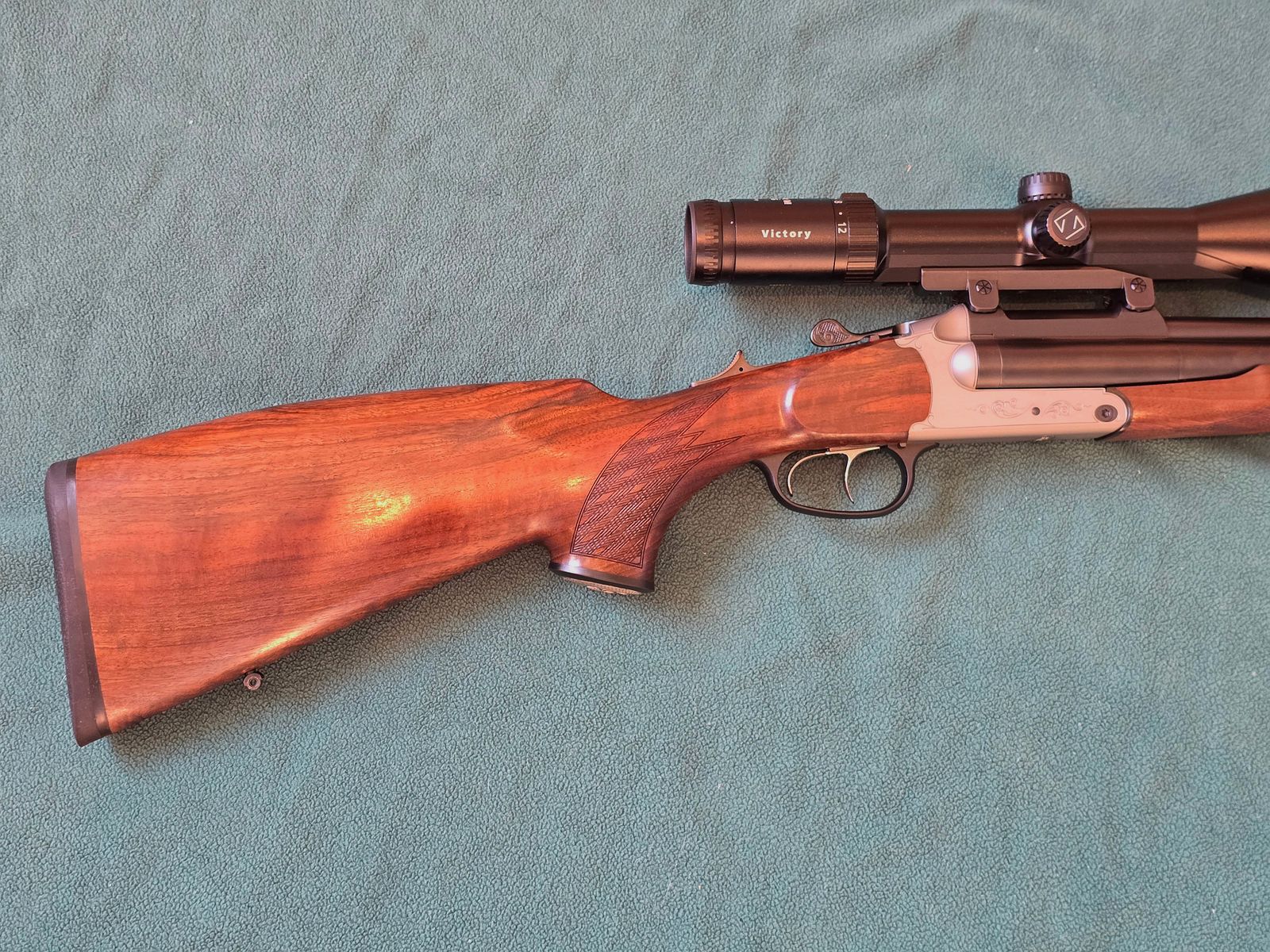 Blaser D99 Duo mit Blaser Sattelmontage und Zeiss Varipoint 3-12 ×56 Leuchtabsehen