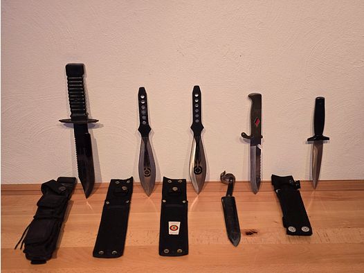 Messerset aus fünf feststehenden Messern