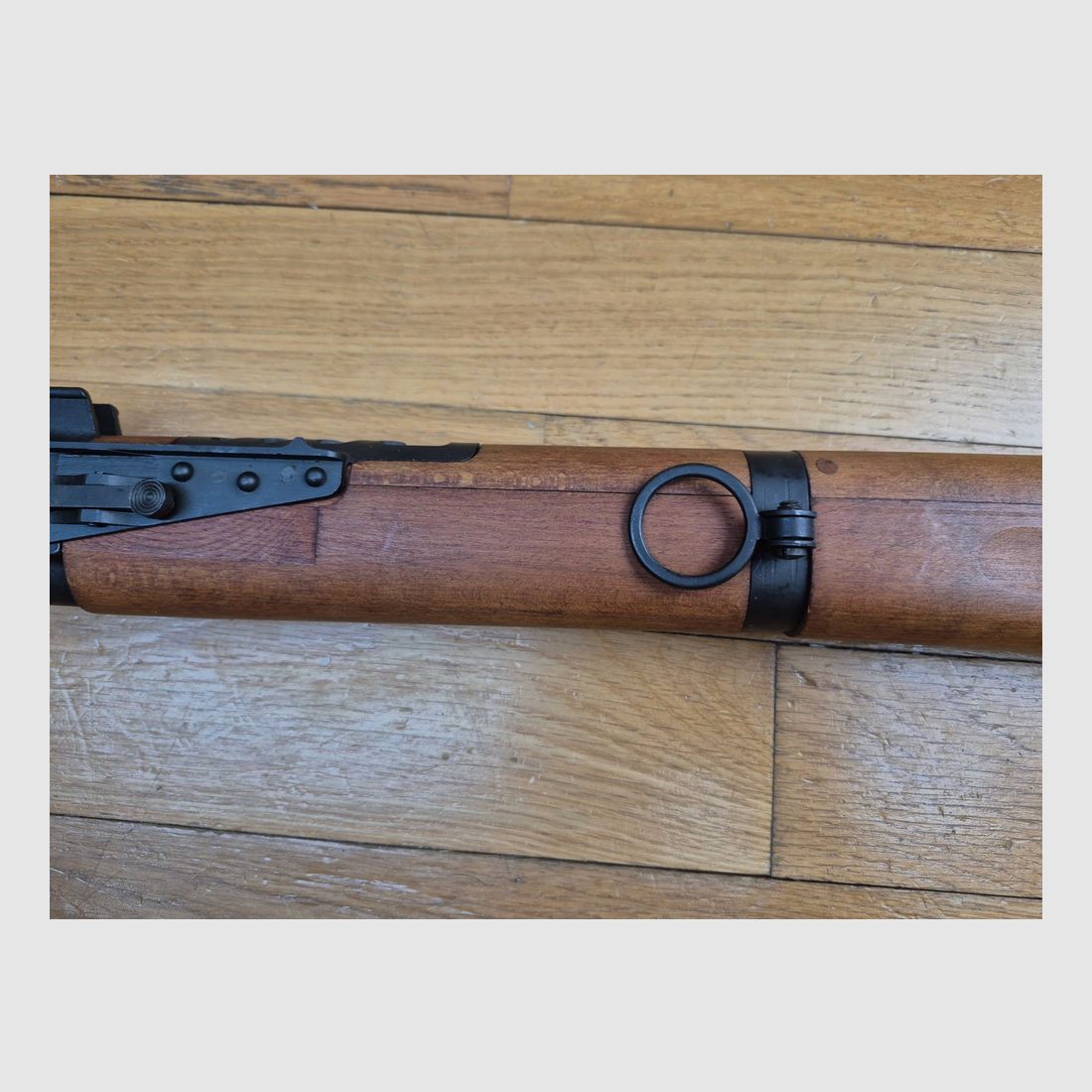 Splendide et peu courant fusil Mas 36-51- Calibre d&rsquo;origine 7,5×54 MAS – Intégralement Mono-matricule y compris baïonnette – Arme de 1956 – Canon à l&rsquo;état de neuf – Bretelle neuve -Nécessaire de nettoyage – Arme rare à collectionner en TBE+++ !, image 7 sur 32