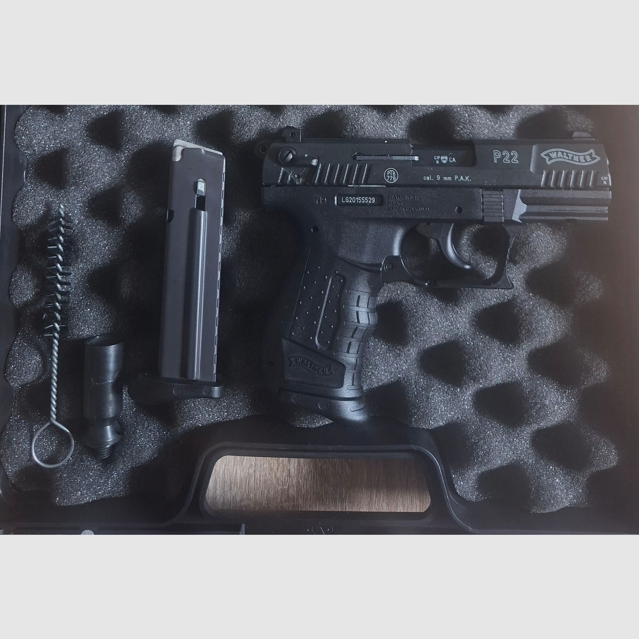 P22 classic Neuwertiger Zustand +Ersatz Magazin 