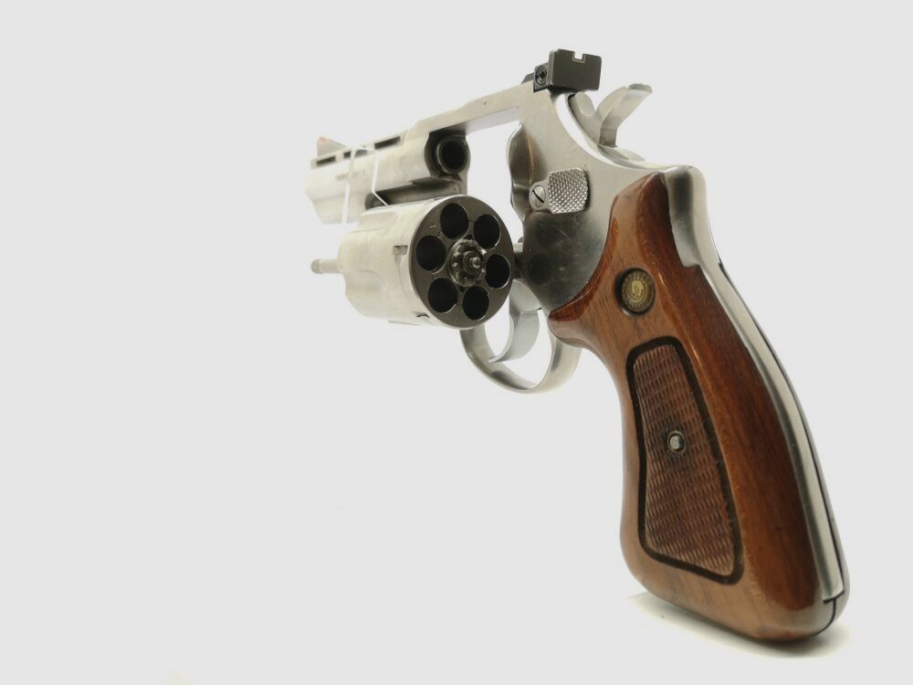 Taurus 689