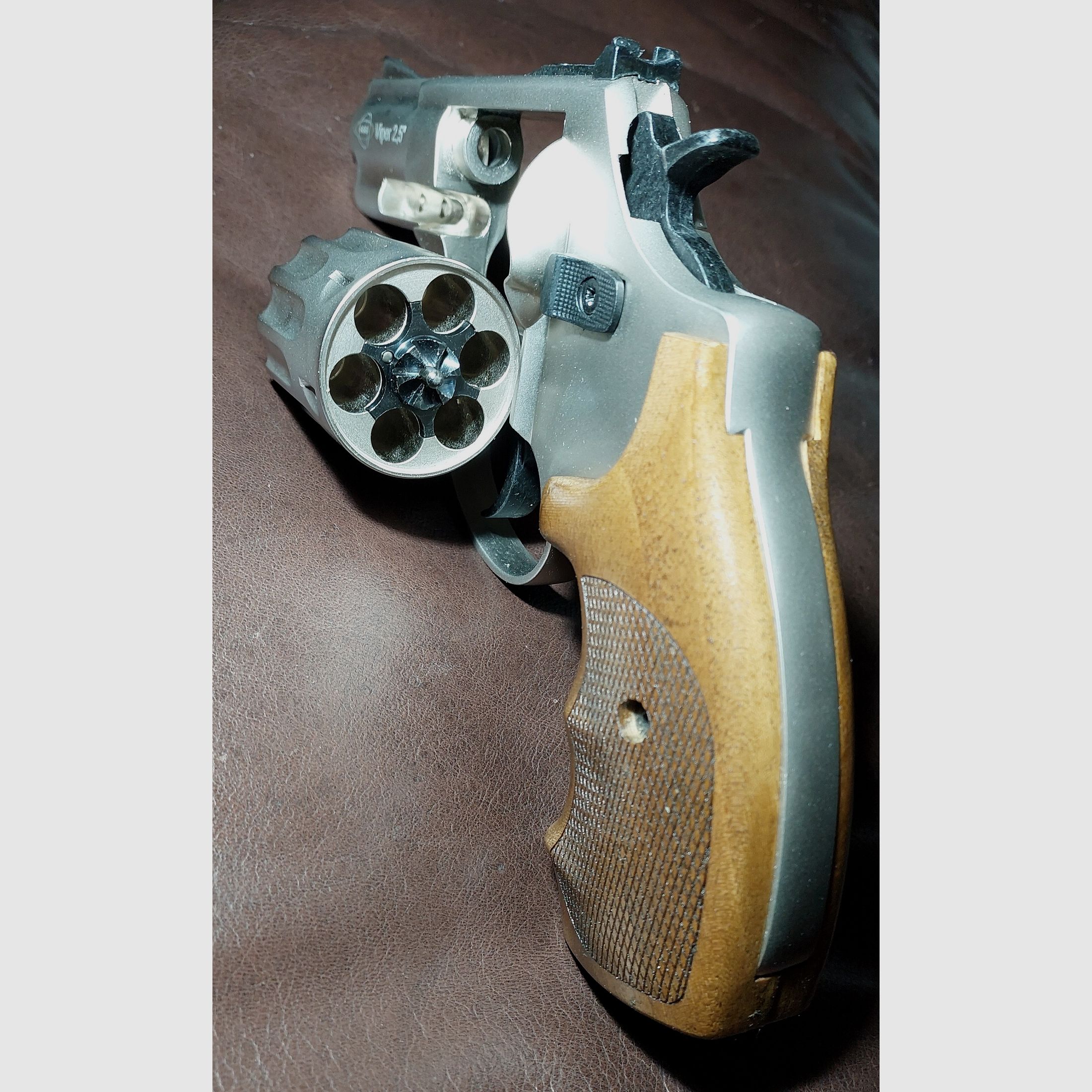 Ekol Viper 2,5 Zoll Nickel mit Holzgriff 9mm R.K. (PTB 1062)