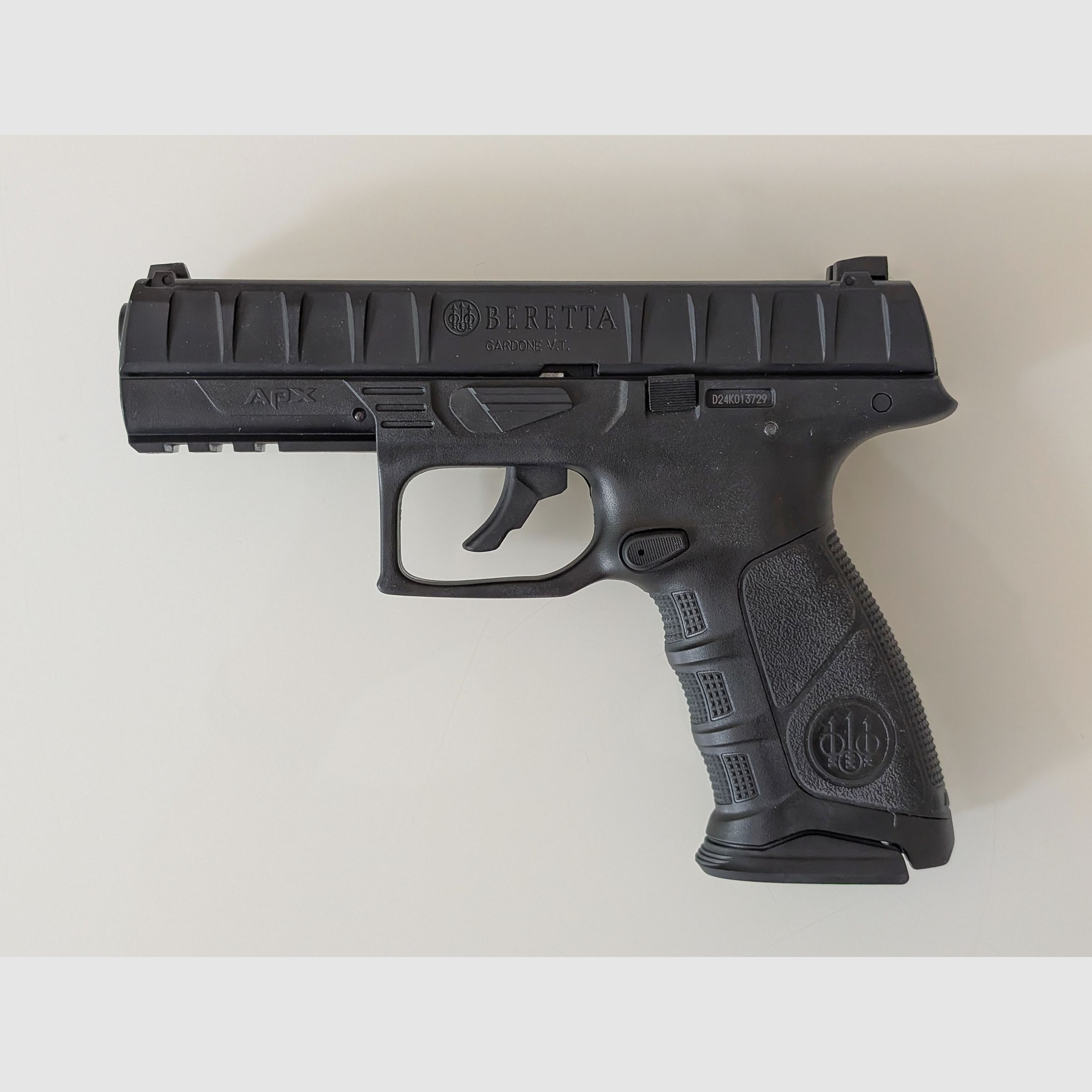 Beretta APX 6 mm, CO₂, < 1,6 J