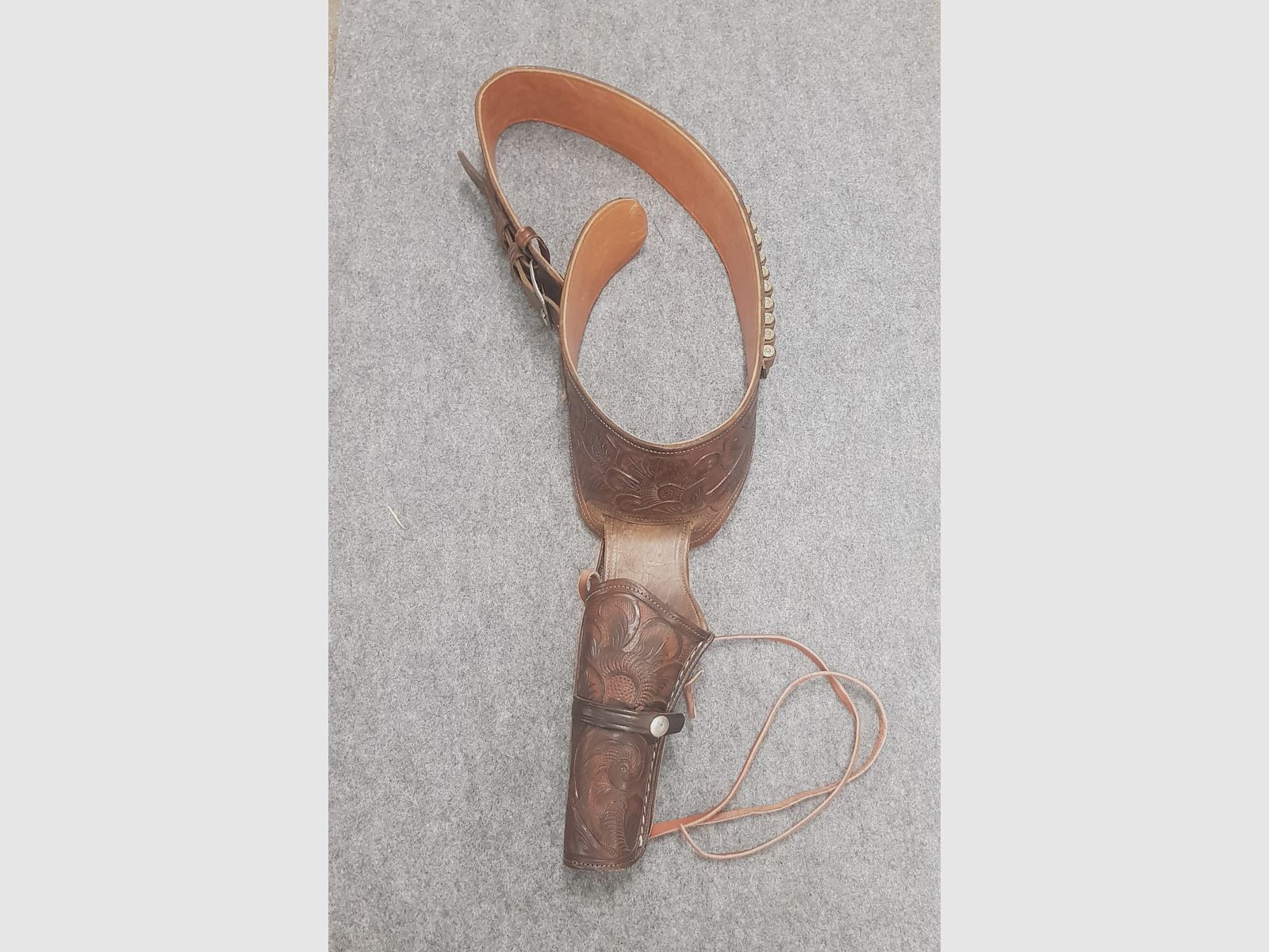 Westernholster C38  Westerngürtel 357 Western Revolver Mexico 38 Leder mit Dekopatronen Braun