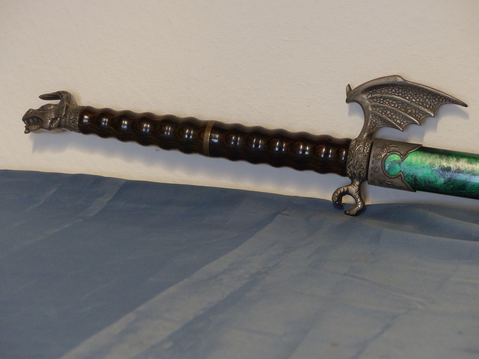Katana Samurai Schwert Drachenmotiv Dragon grüne Scheide