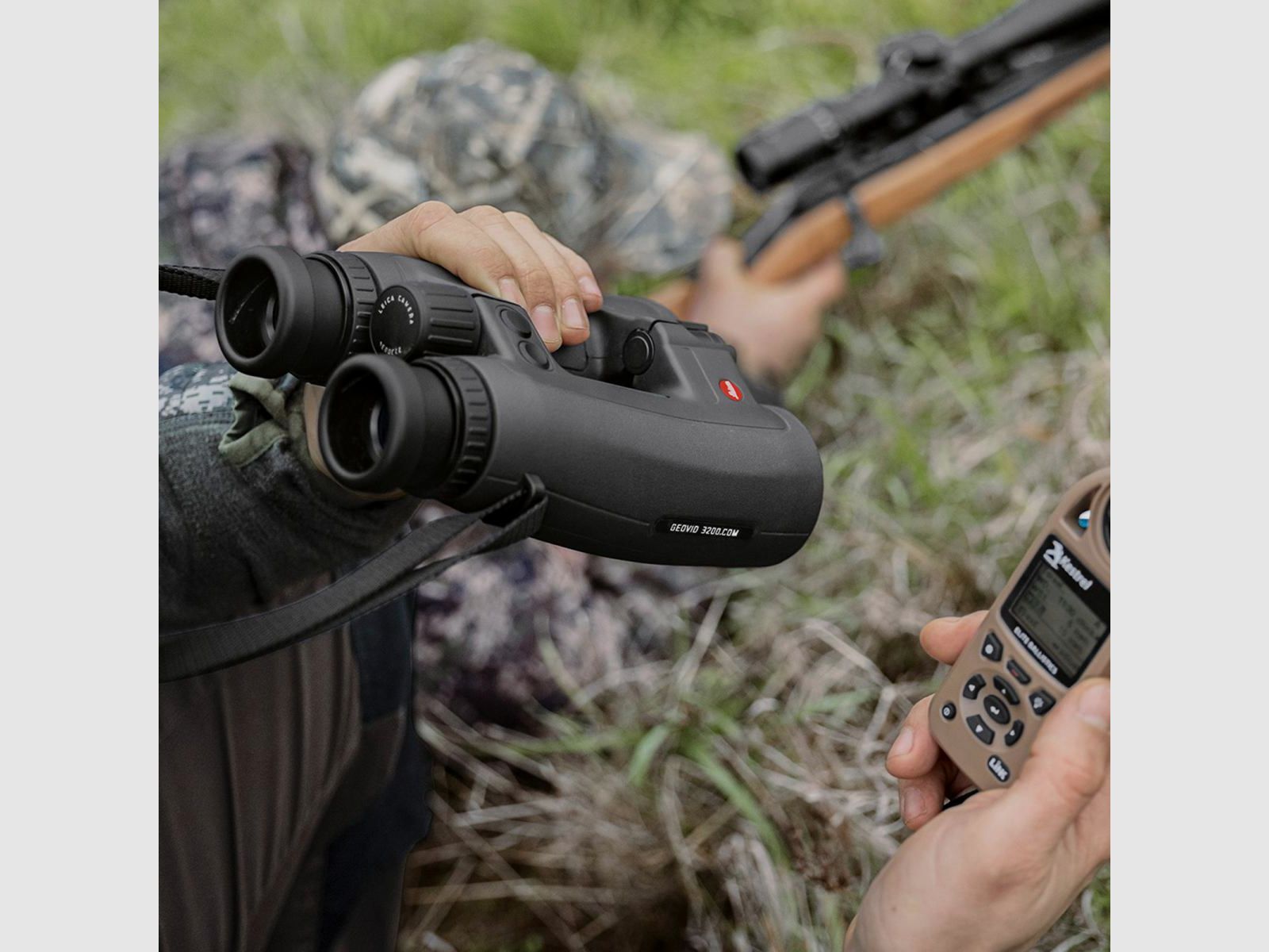LEICA binoculars with rangefinder Geovid 8x42 3200.COM