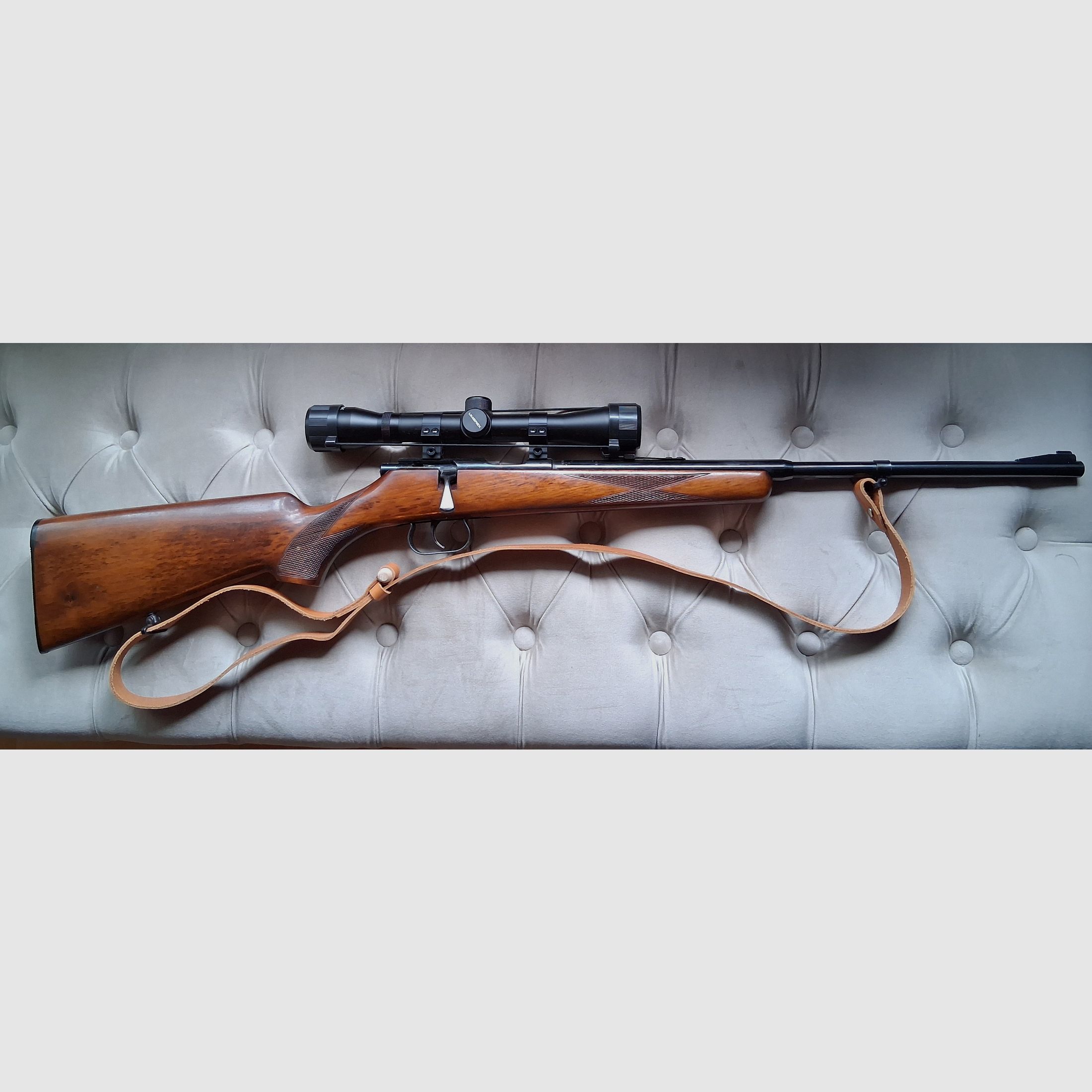 H.Schmidt KG Oggenhausen carabina a colpo singolo 4mmRand lungo con PTB 4-69 molto rara e estremamente precisa.