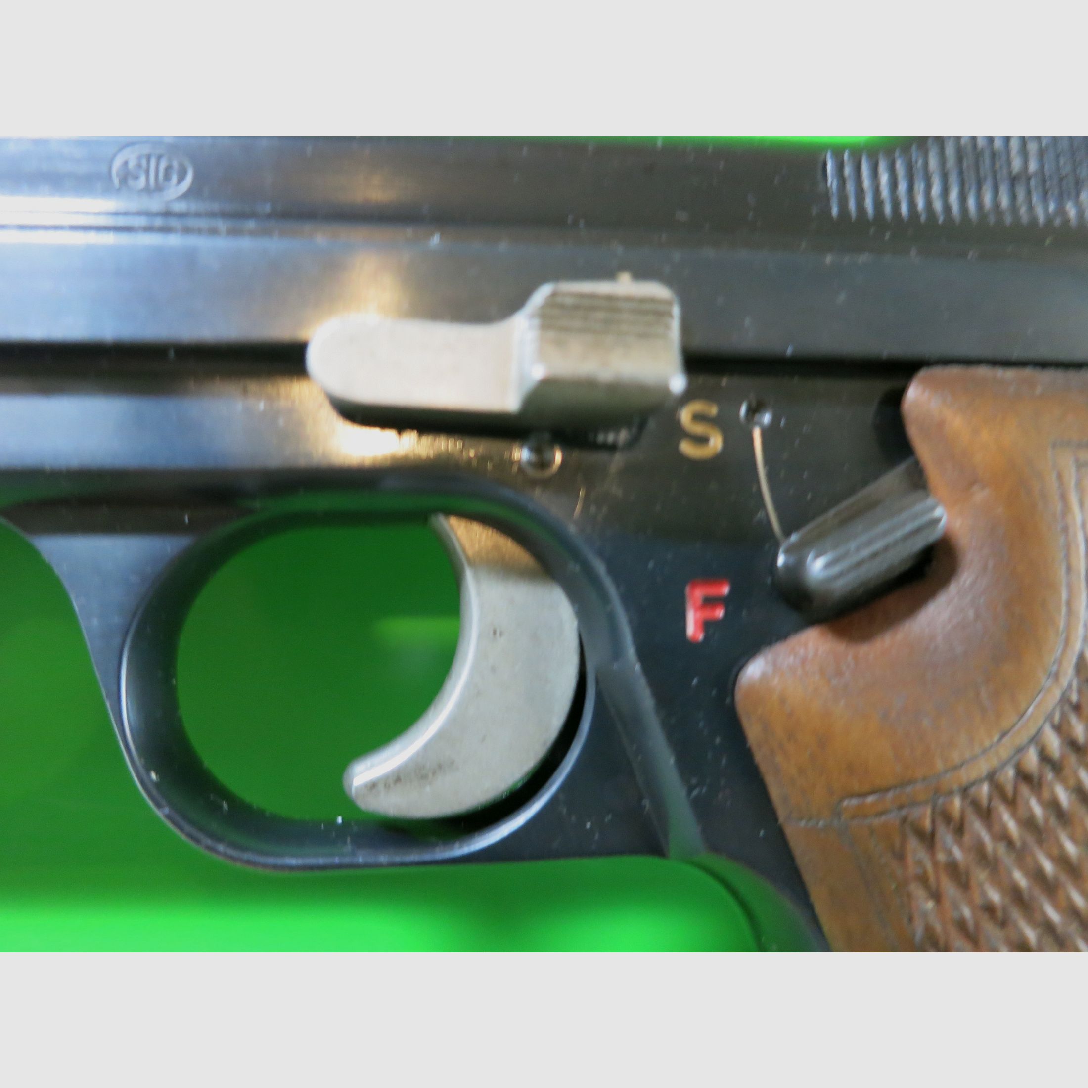 Halbautomatische Pistole SIG P210, Pistole 49 Kal. 9mm Luger      #44-