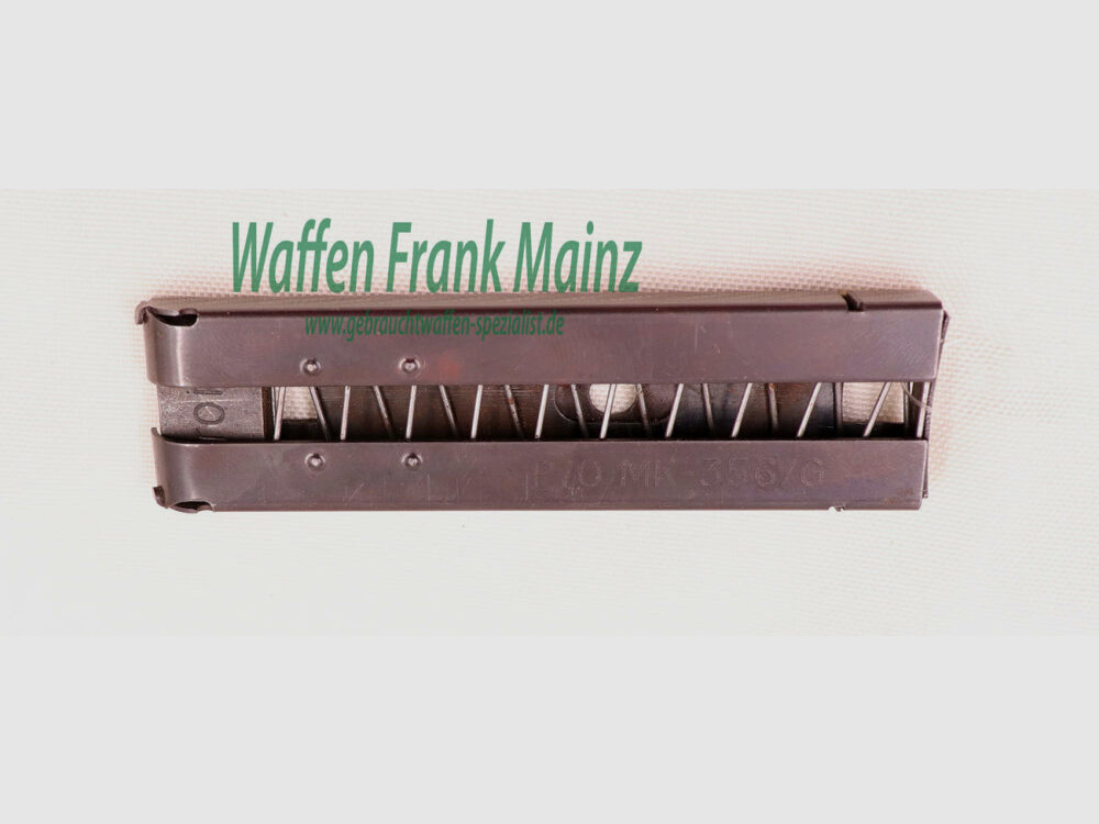 Inglés, fabricante desconocido magazine para cartuchos de percusión presumiblemente .22lr blank
