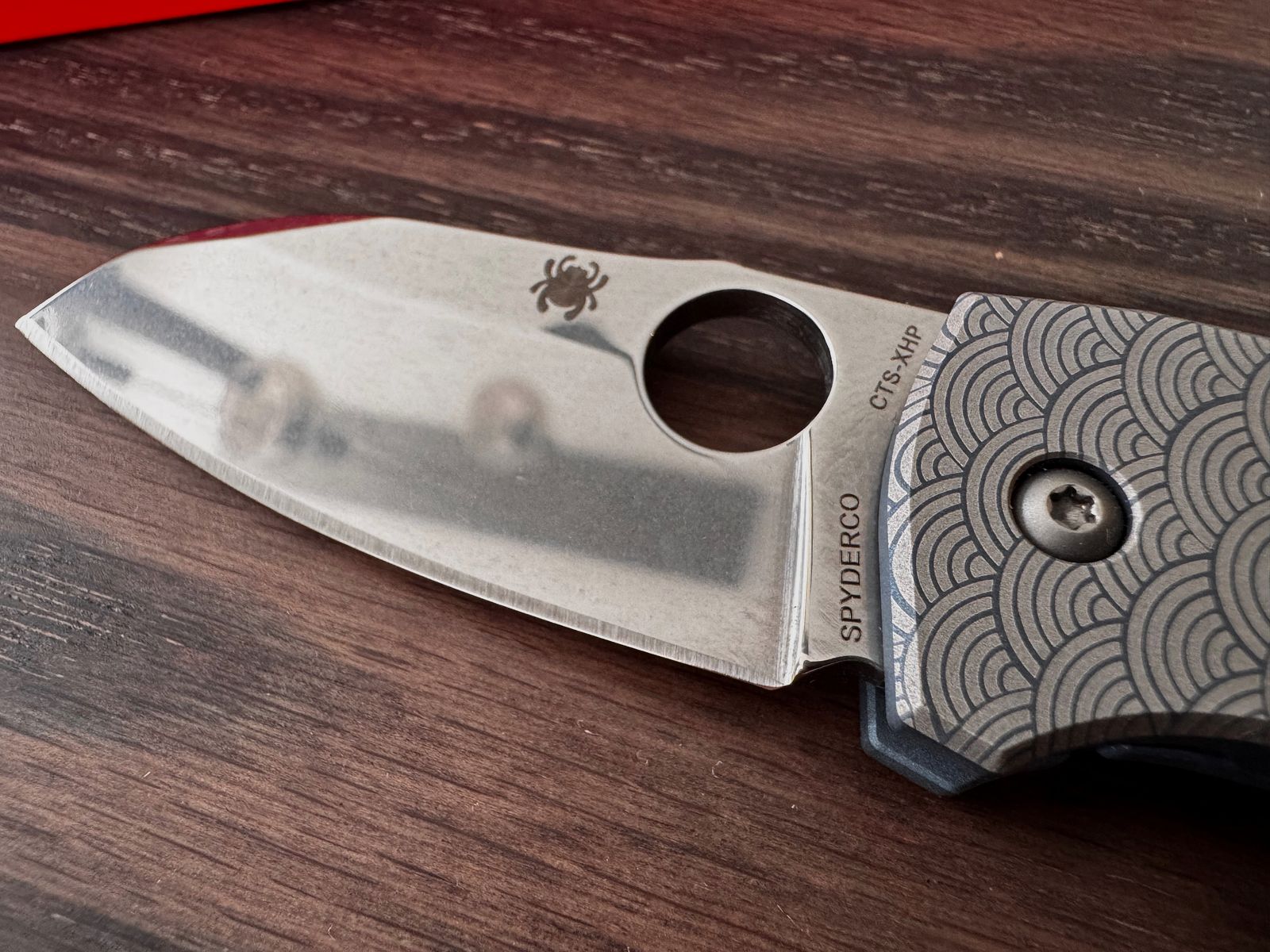 Spyderco Techno 2 EDC Modern Seigaiha Motiv (Exklusiv) Blau