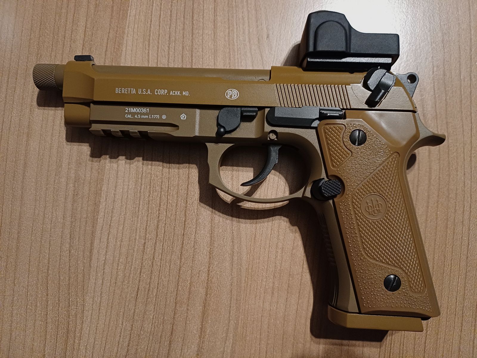 Beretta M9A3 FM FDE CO2 4,5mm BB Blowback Vollmetall mit Red Dot Rotpunktvisier !