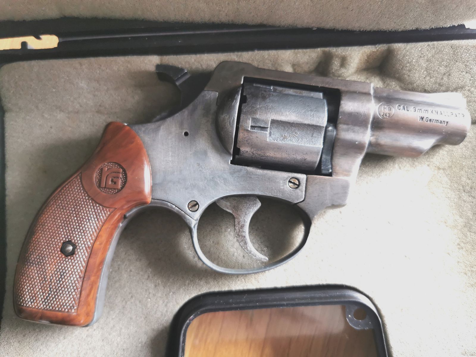 Röhm RG 79 Uralt mit PtB ,Galvanisch veredelt Optisch Altsilber sollte nicht mehr anlaufen, 9mm RK frei ab 18 Jahre !