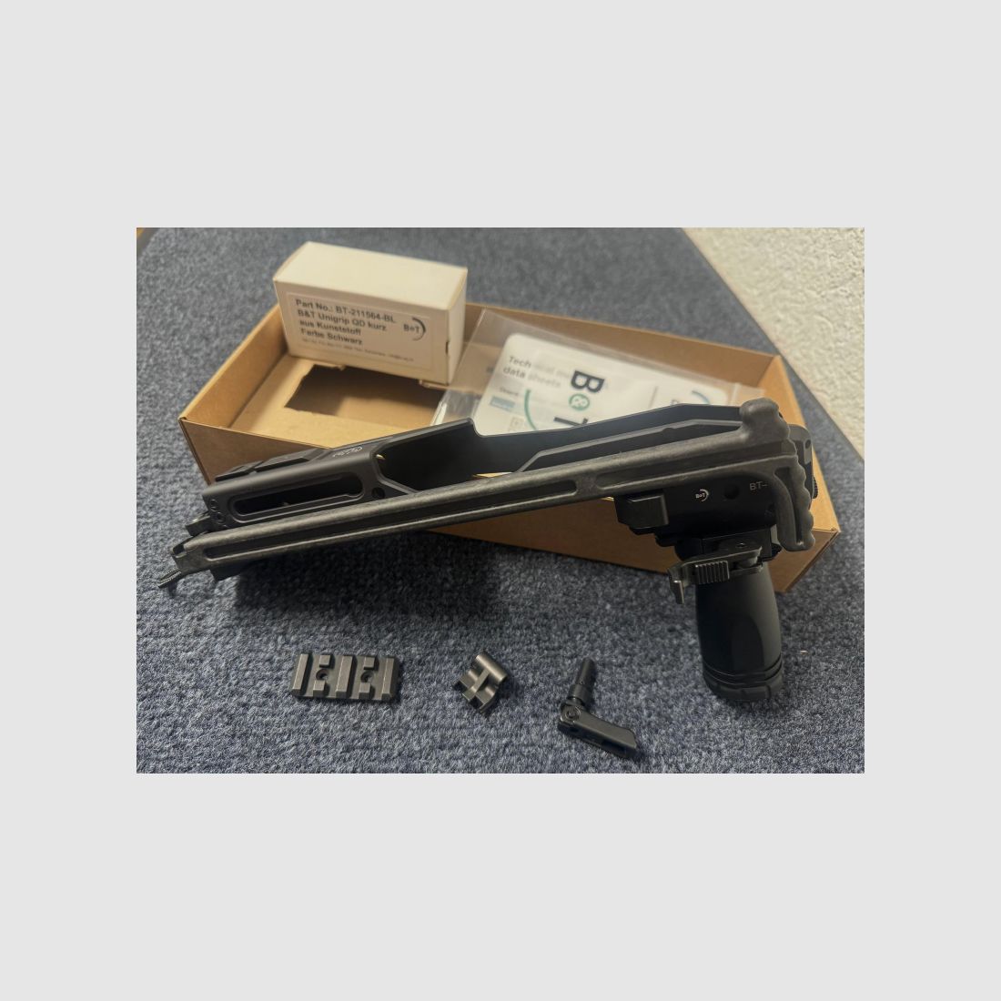 B&T USW-G17 Anschlagschaft inkl. Sturmgriff QD - Glock 17 19 IMI Kidon Fab Defense KPOS CAA Roni