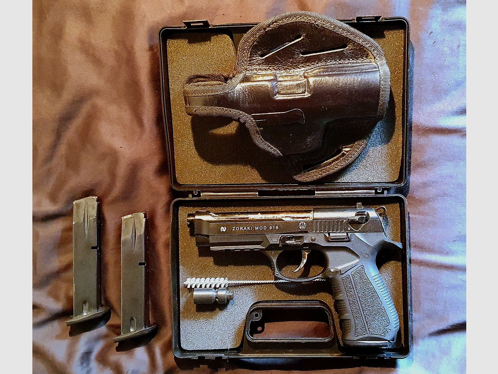 Zoraki 918  PTB Gas / Schreckschuß Pistole , 18 + 1 -schlüssig, 2 Zusatzmagazine+ Lederholster