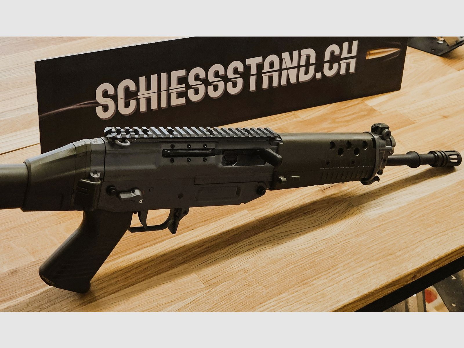 Sig Sauer – semi-automatisch / SG553 / 10 / .223 Rem / groen, afbeelding 3 van 4