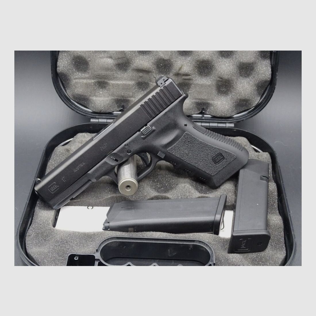 Glock 17 Kaliber 9mm Luger NEUWERTIG 17