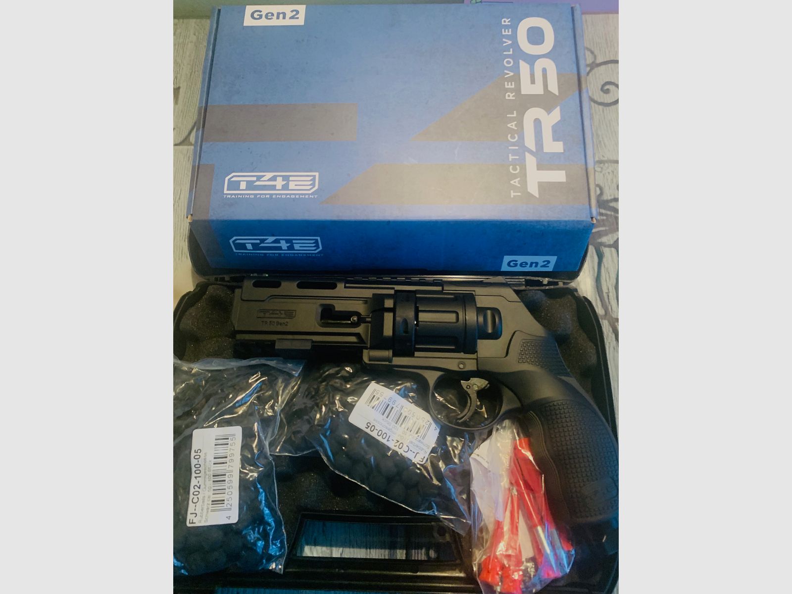 NEW - Revolver TR 68 Gen.2 7.5 Joules, CO2 capsule technology/arrows with holder