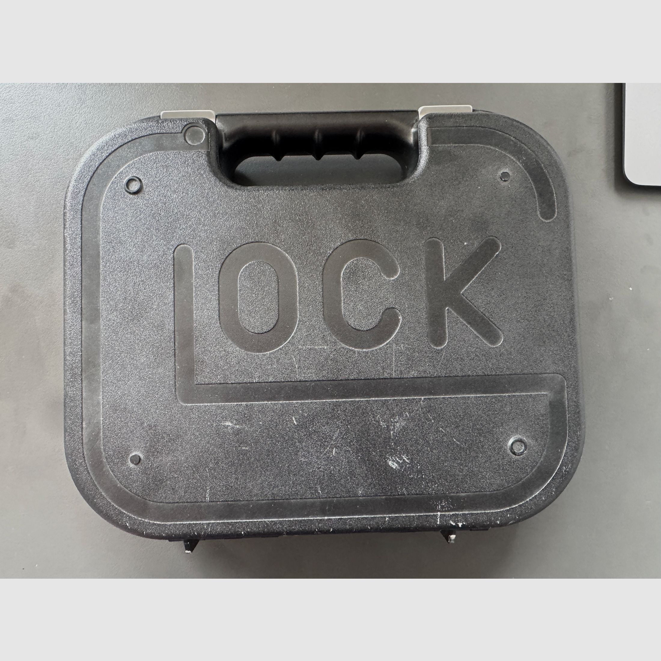 GLOCK 17 Gen5 First Edition – 9 mm P.A.K., sin disparar en maletín original, imagen 2 de 7