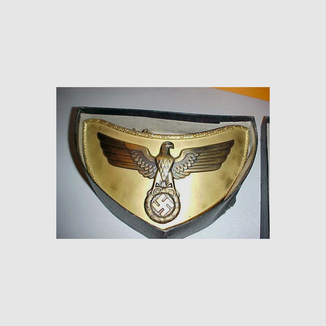 Originele gorget NSDAP uit Wk2