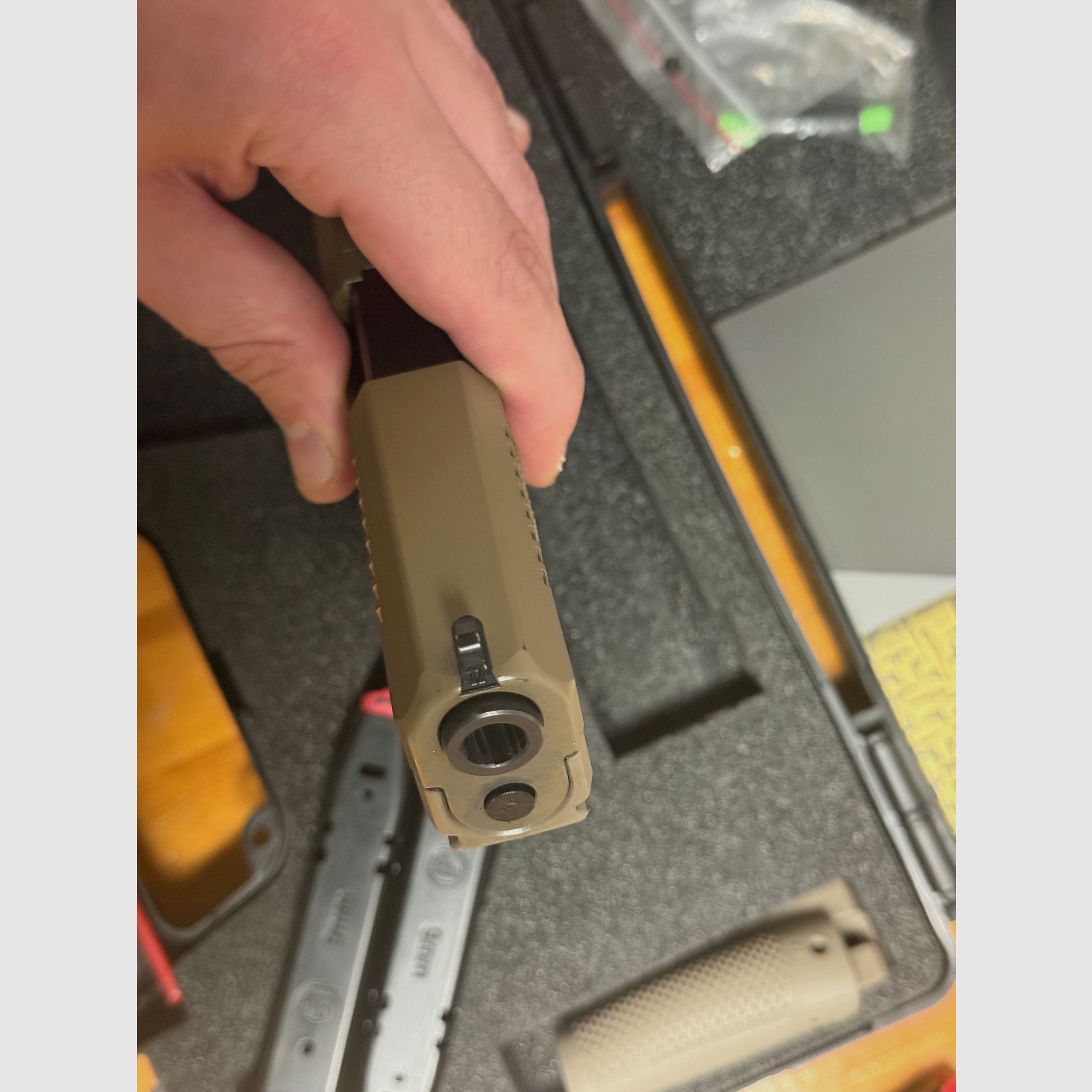 CZ P10c FDE + accessori, immagine 5 di 7
