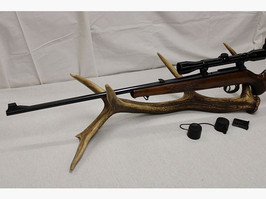 Repetierbüchse Anschütz Mod. 1515/16 .22 Magnum mit Waldläufer 4x32