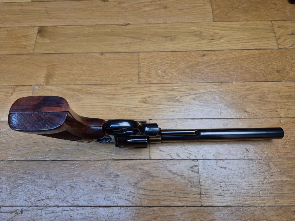 Terror of bears! – Smith & Wesson M29-2 Revolver – Cal .44Mag – Barrel 8&prime; 3/8 inches – The longest in the catalog! – Exceptional blued finish – Gun from 1980 – Stunning mechanics and unavailable today – Cinematic myth as much as a firearm! TBE++!, image 8 of 27