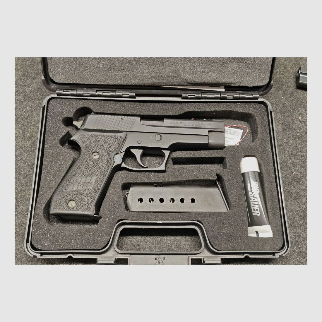 Sig Sauer P220