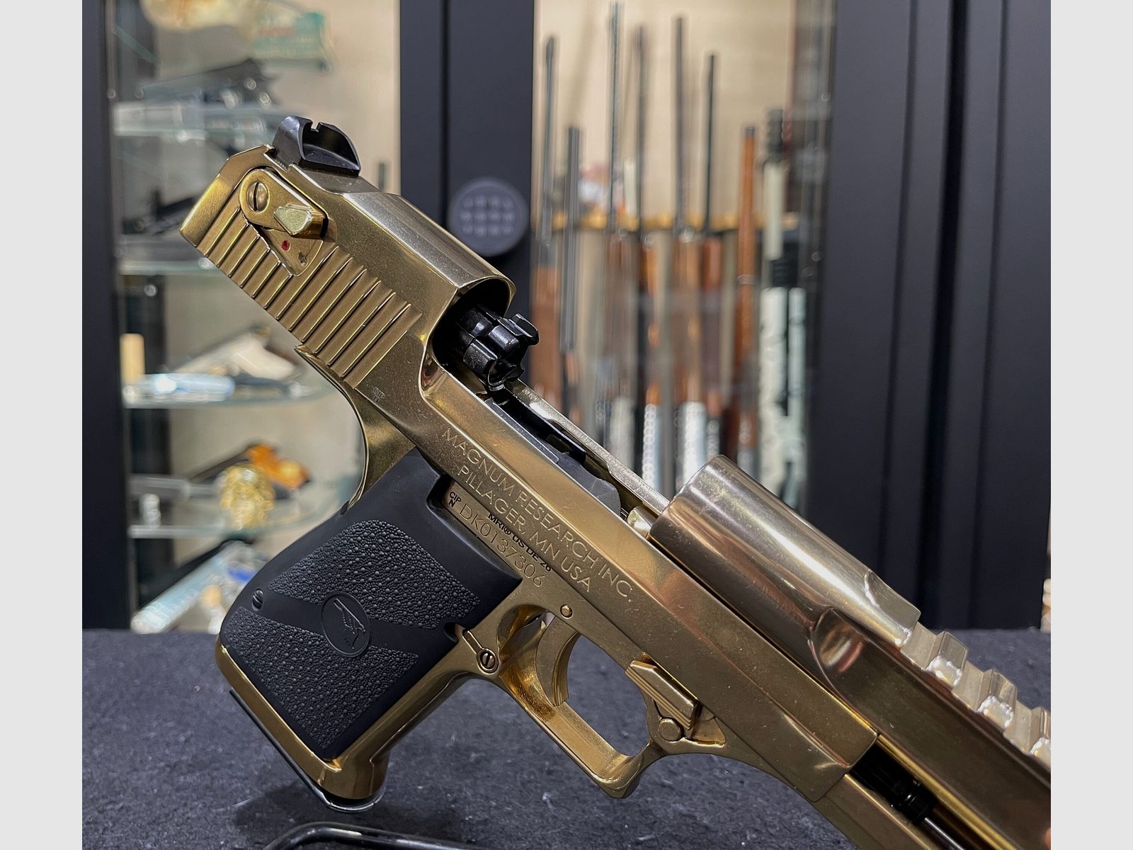 Magnum Research Desert Eagle GOLD ZIRCONIUM, Bild 19 von 20