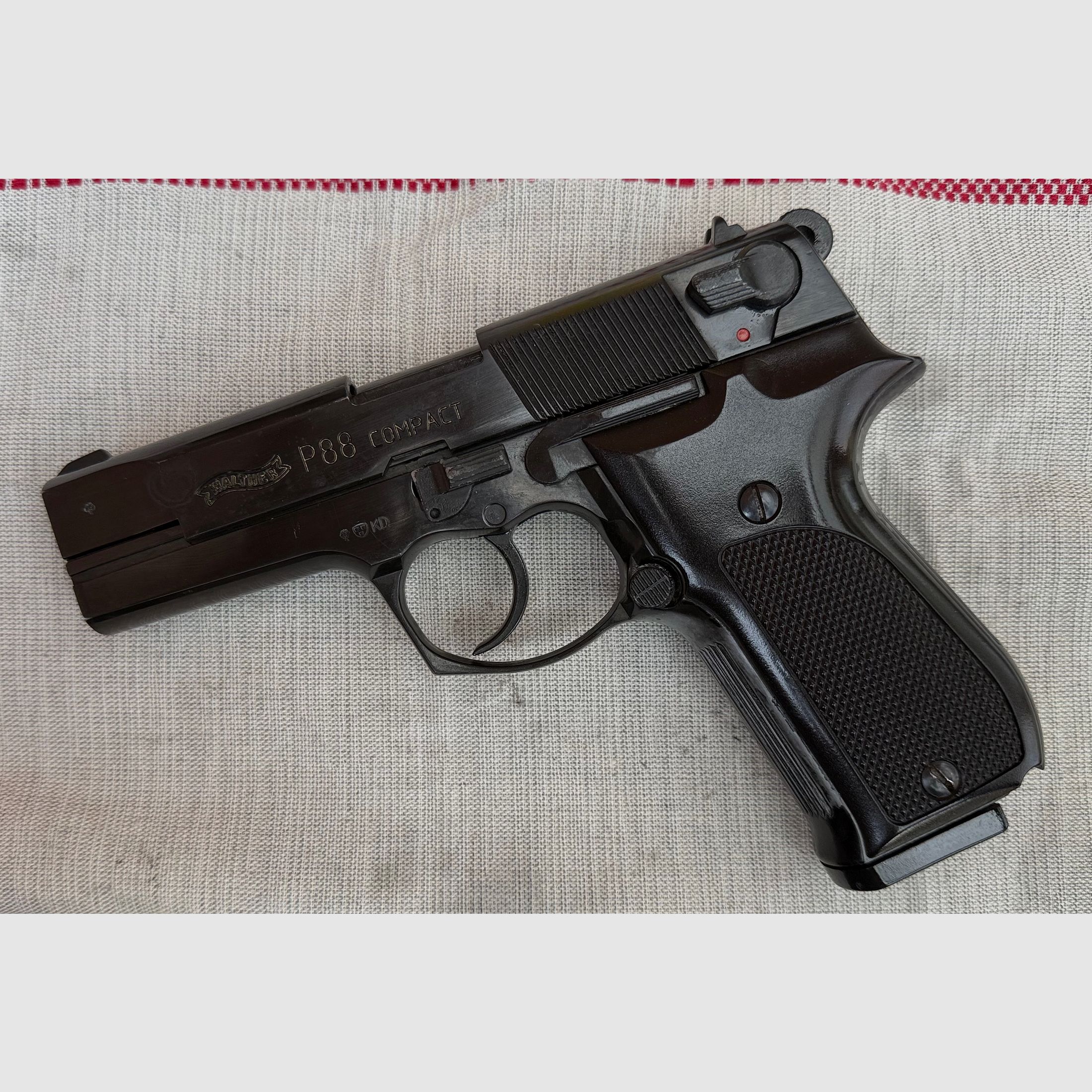 Walther P88 PTB 428 / pistola de fogueo 8mm / coleccionista