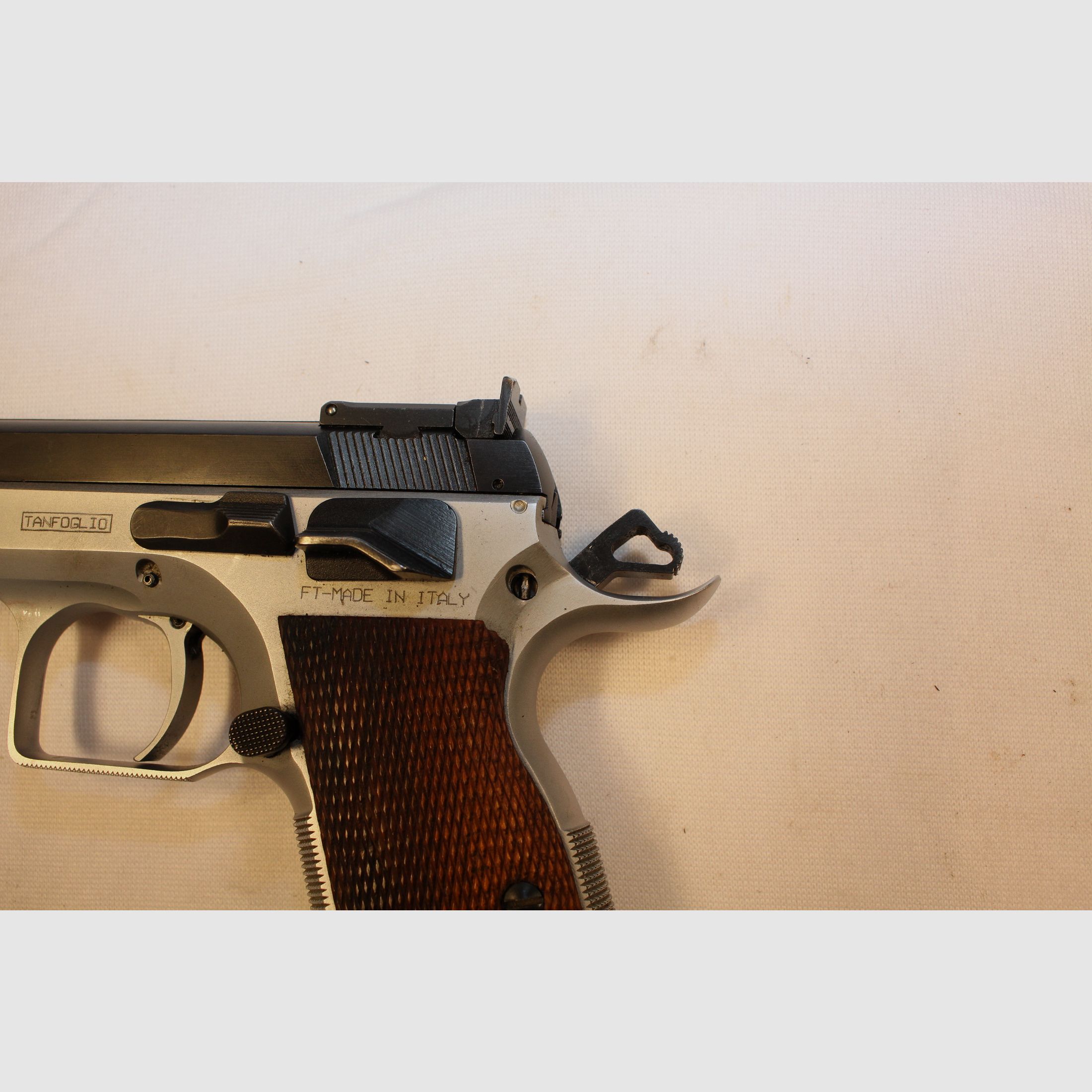 Pistolet 9mmLuger Tanfolio.