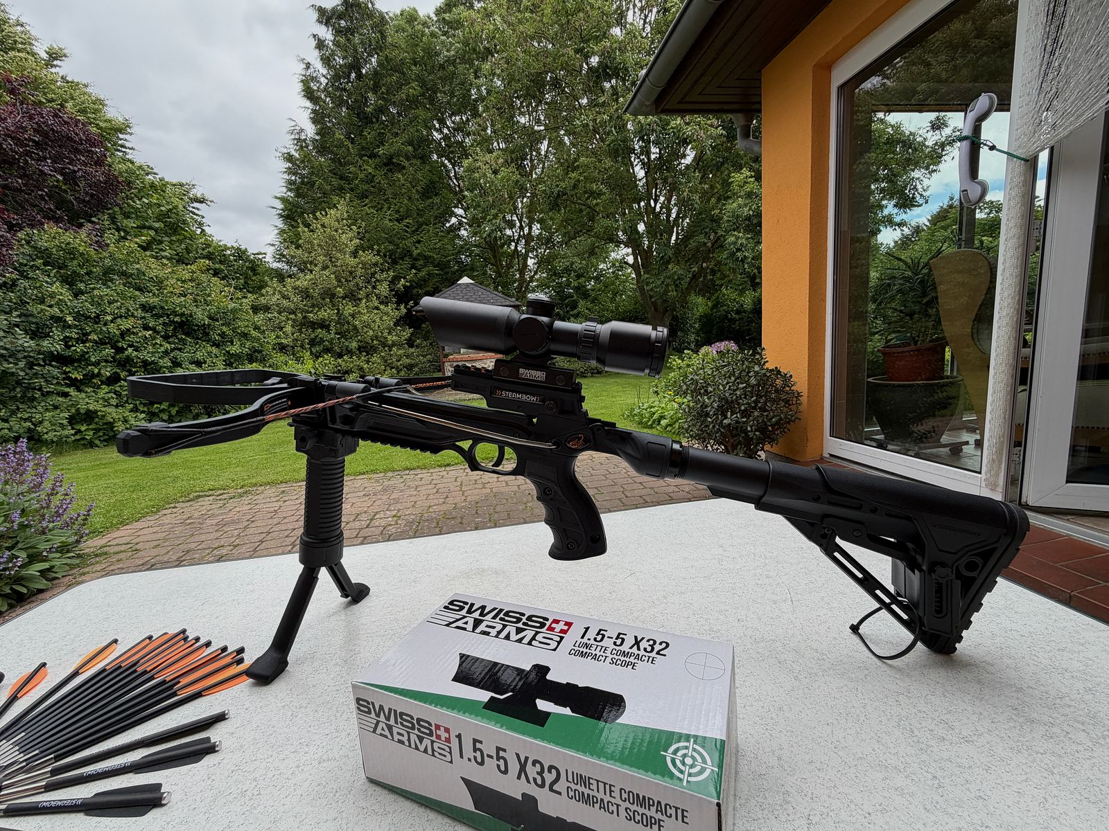 Armbrust Steambow AR-6 Stinger II Survival avec lunette de visée et divers accessoires :