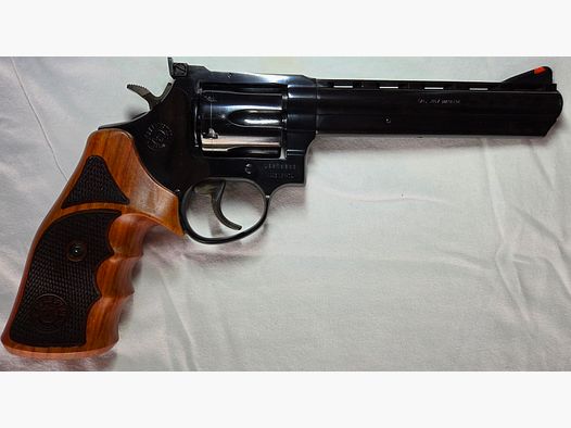 TAURUS 686 Kal. 357 Mag handgefertigter Griff