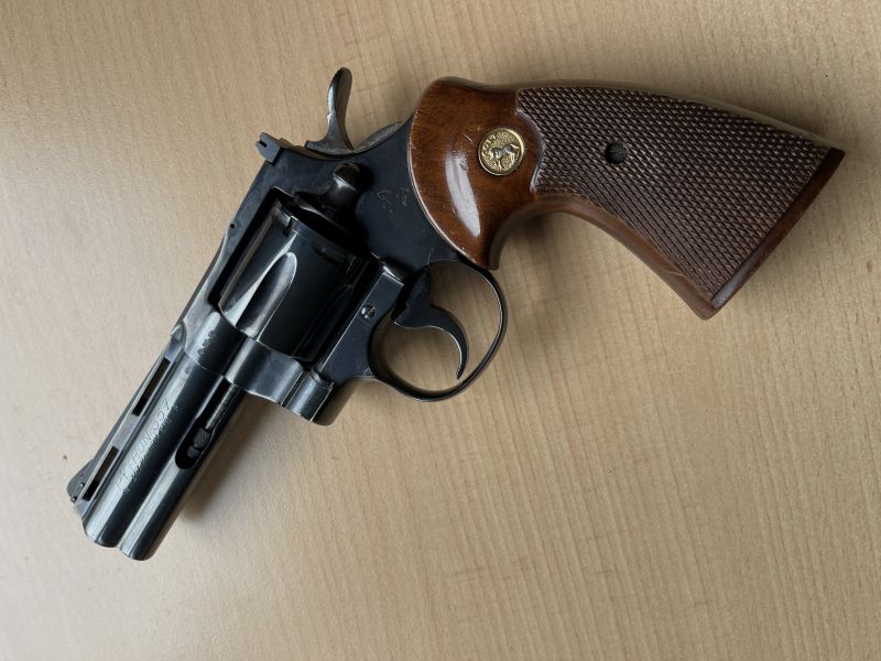 Revolver Colt Python