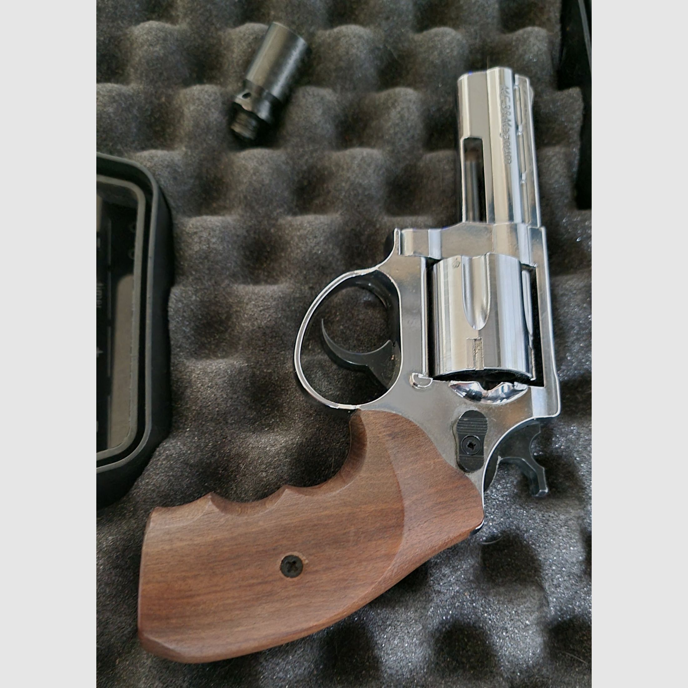 ME 38 Magnum Cromo / vecchia PTB 632