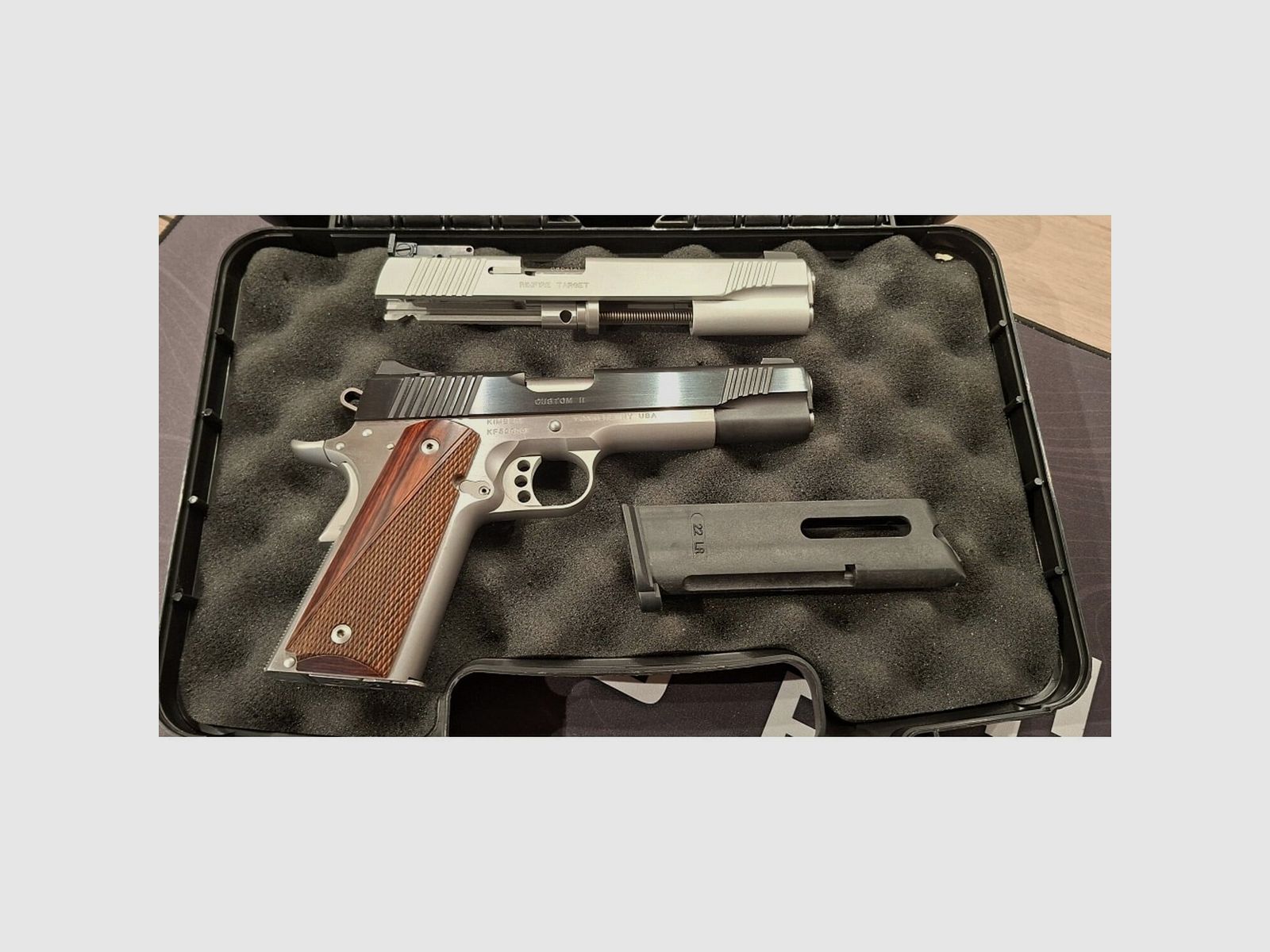 Kimber Custom II Two Tone 9mm pistola con kit di conversione .22 LR – usata
