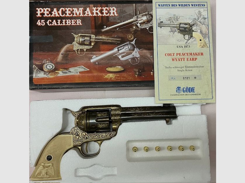 Colt Peacemaker Caliber .45, Modell Wyatt Earp. Mit Göde Zertifikat