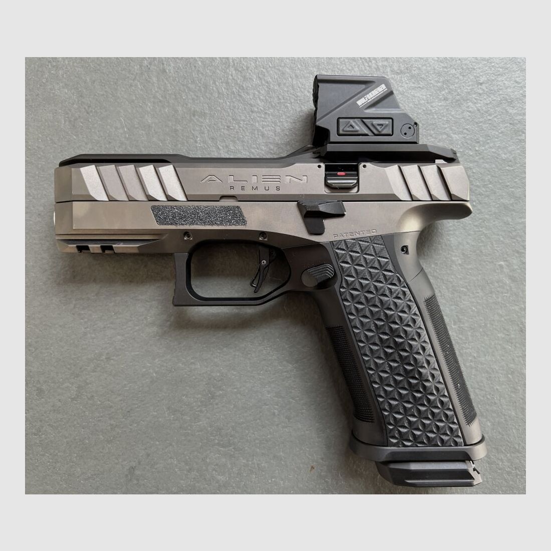 Laugo Arms Remus grey/black Full Kit