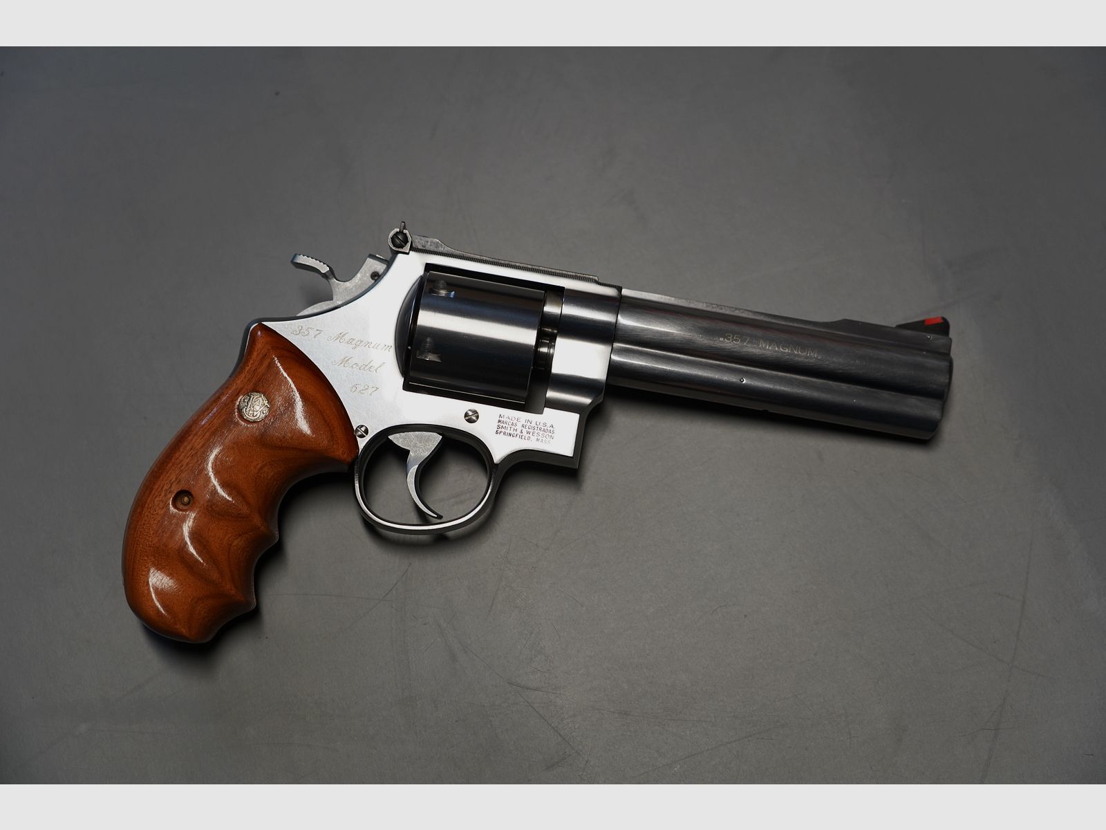 Smith & Wesson Model 627-0, kal. 357 Mag., w doskonałym stanie,