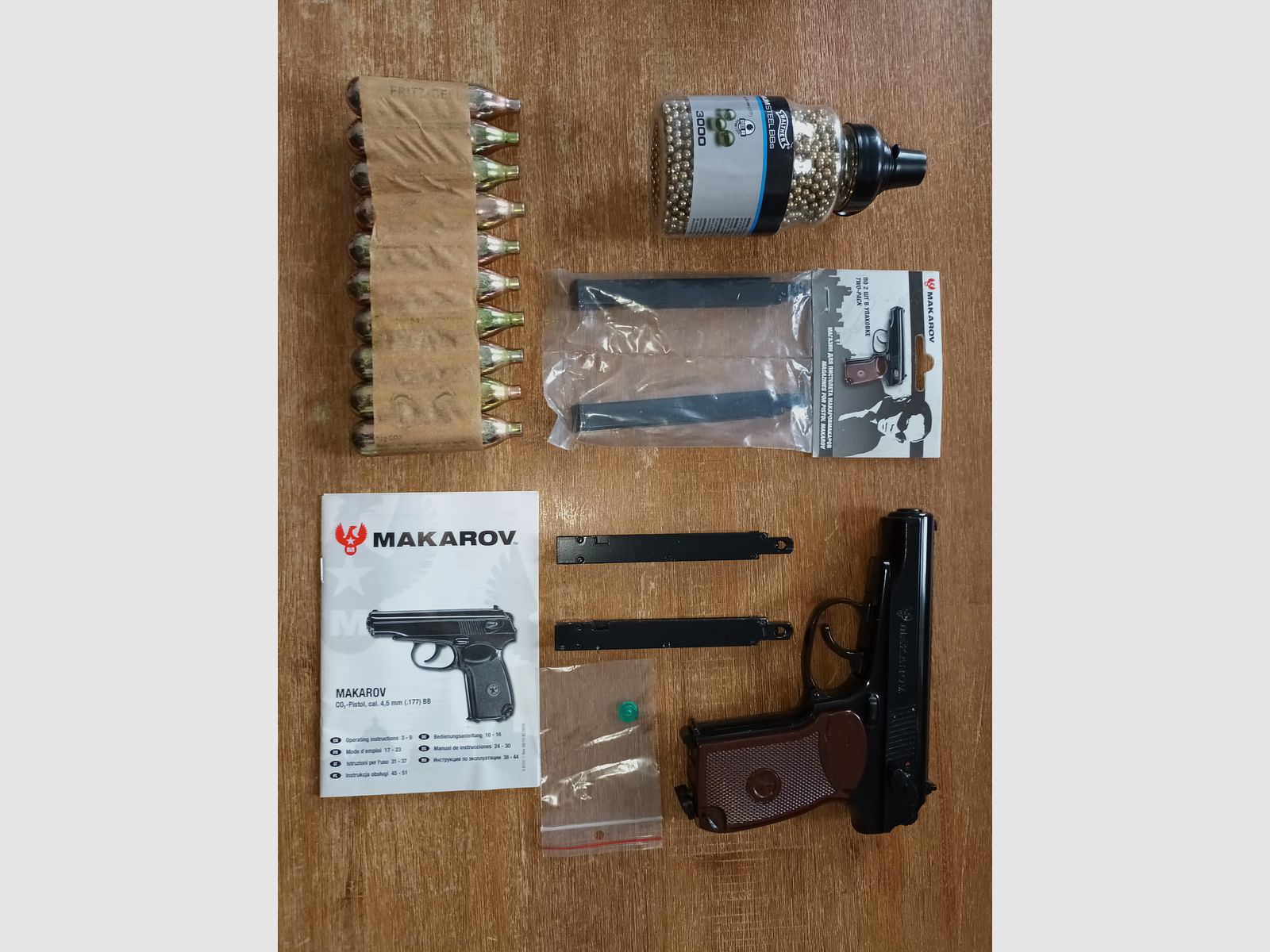 CO2 Pistole Umarex Legends Makarov Kaliber 4,5 mm BB  + Zubehör und Munition