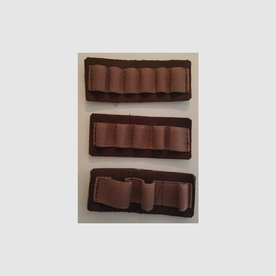 AKAH Patronenetui mit Profilkante aus Echtleder