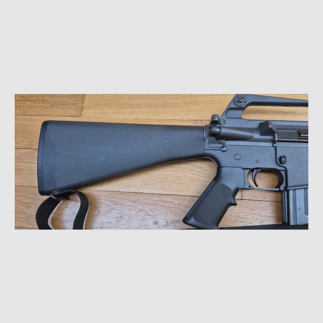Très belle carabine Colt AR15 A2 Modèle Sporter II – Calibre 222 rem. – Fabrication 100% Colt vers 1985 – Entre la M16 A1 et la M16 A2 dans l&rsquo;arbre généalogique Colt – Excellente arme de stand de qualité pour les fans de la plateforme AR15 – TBE++, image 34 sur 43