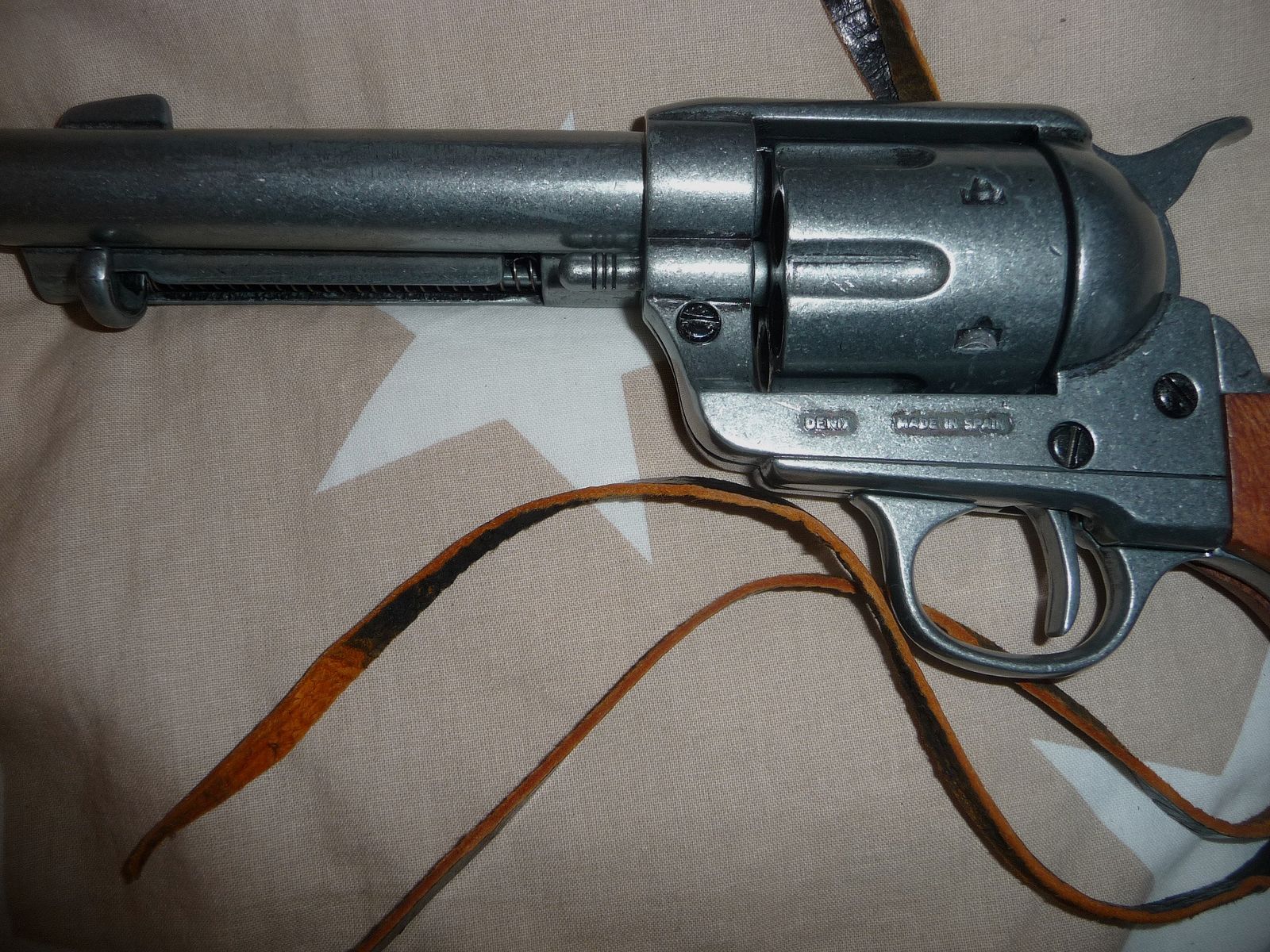 Colt mit Halfter