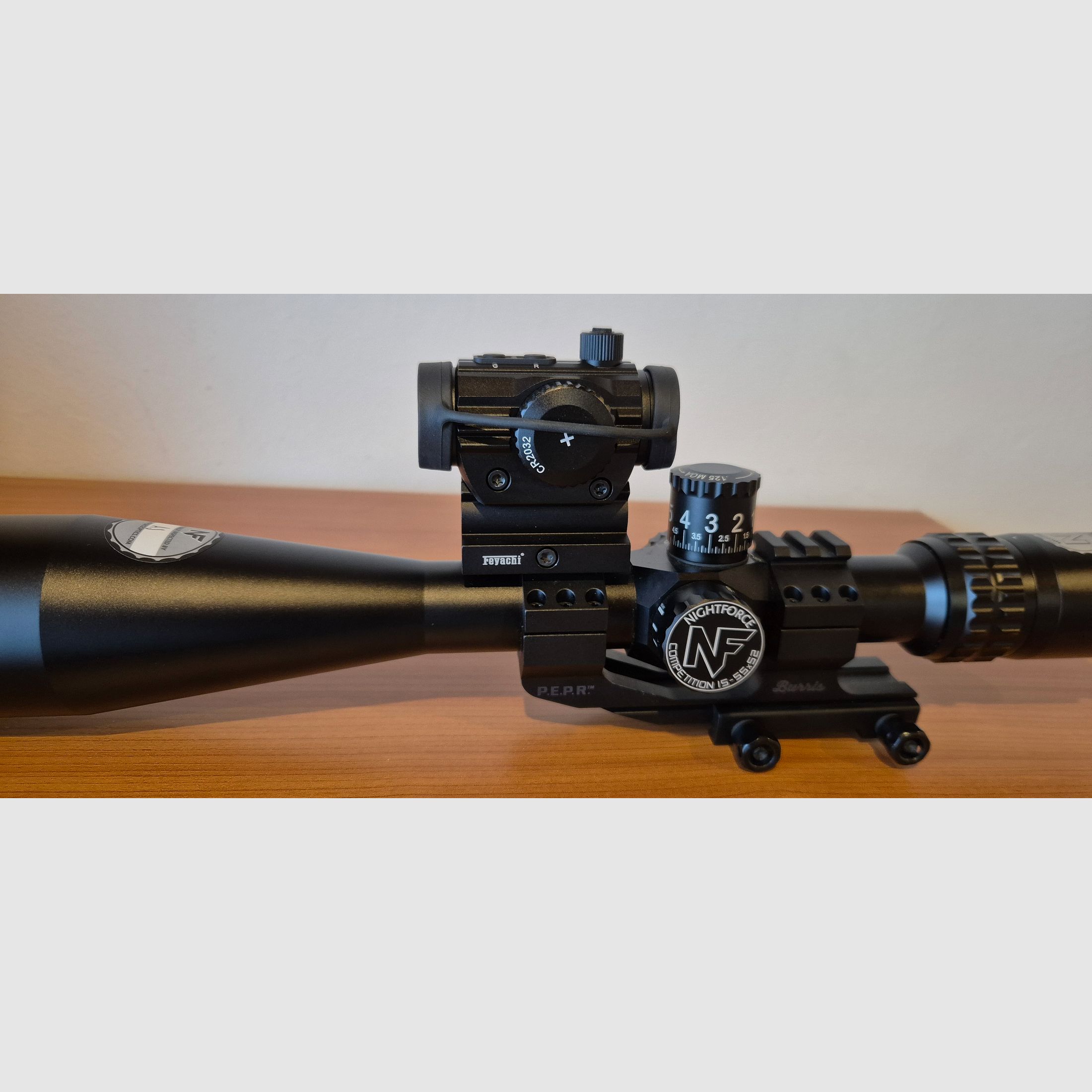 Nightforce 15-55x52 Compettion FCR-1 mit  Bussis Schiene P.E.P.R.7M und Feyachi RDS-36 Red Dot Visier 1x22mm 5 MOA Rot & Grün Rotpunktvisier