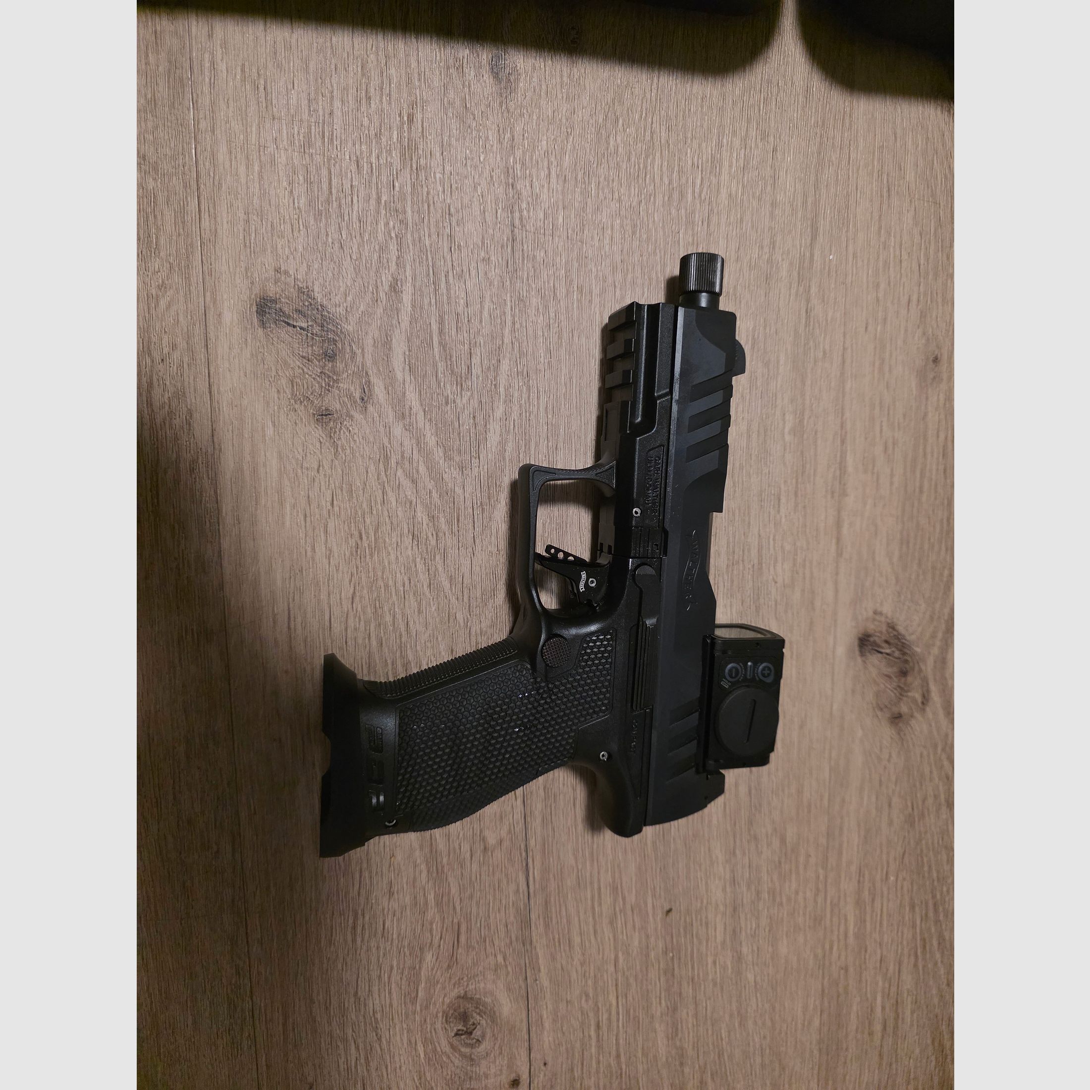 Pistol PDP Compact V2 PRO SD Tritium rear sight and front sight with illuminated dot sight Acro C-2