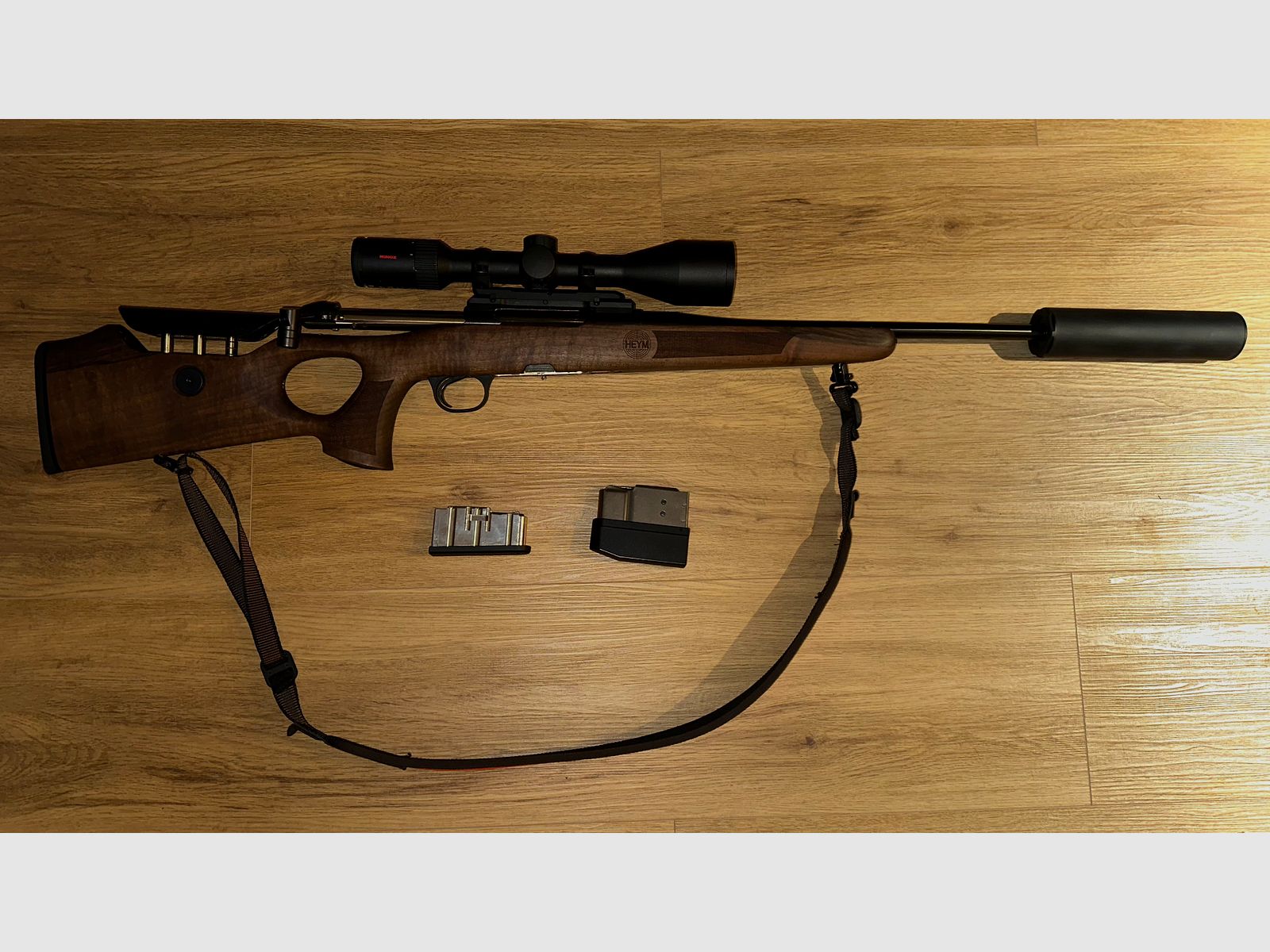 Heym SR30 Ranger UT .308 Win rifle de cerrojo recto con óptica y silenciador