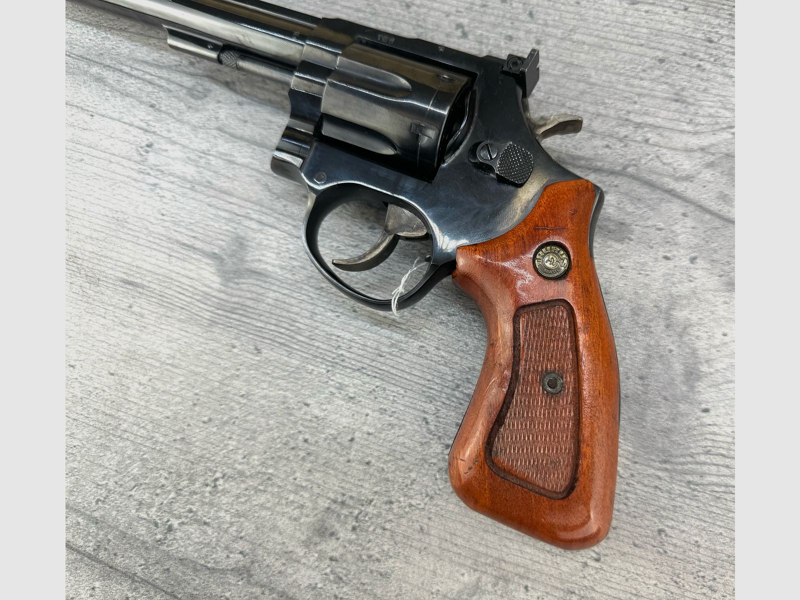 Taurus - Brasil, KK - Revolver .22lr, 6" Lauflänge, Holzgriffschalen