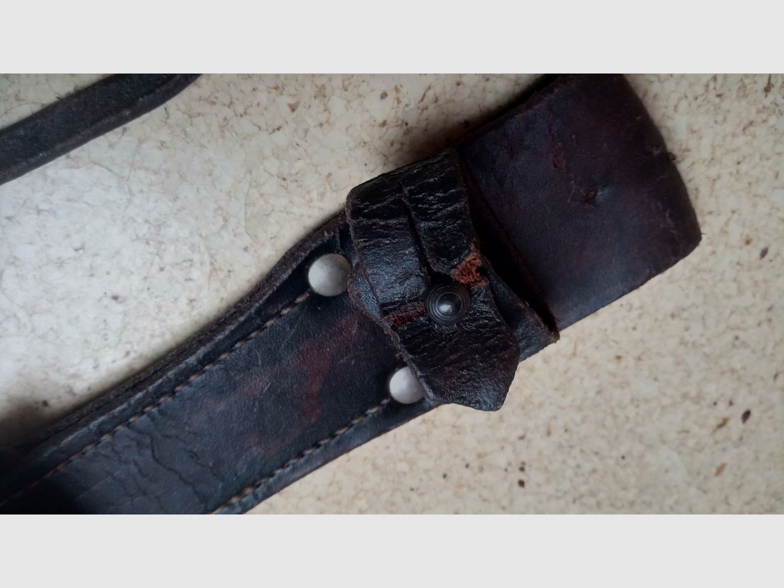 Leder-Frosch und Faustriemen defekt  // AK 6h3 Bajonett Rumänien