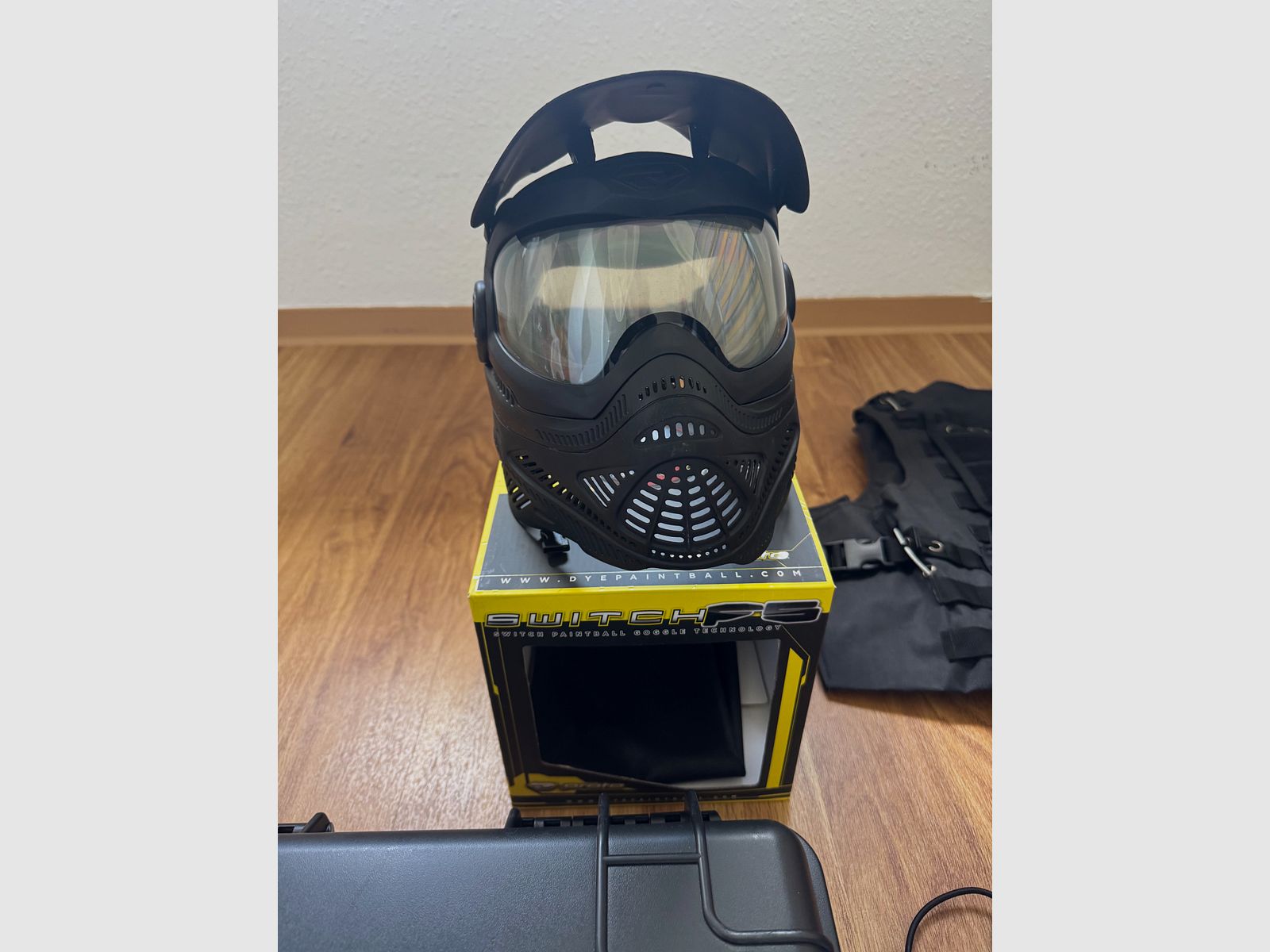Set complet Paintball NEUF & jamais utilisé – Tippmann FT-12, masque Proto, tenue camo (XXL), Mechanix L & accessoires Prix négociable, image 5 sur 12