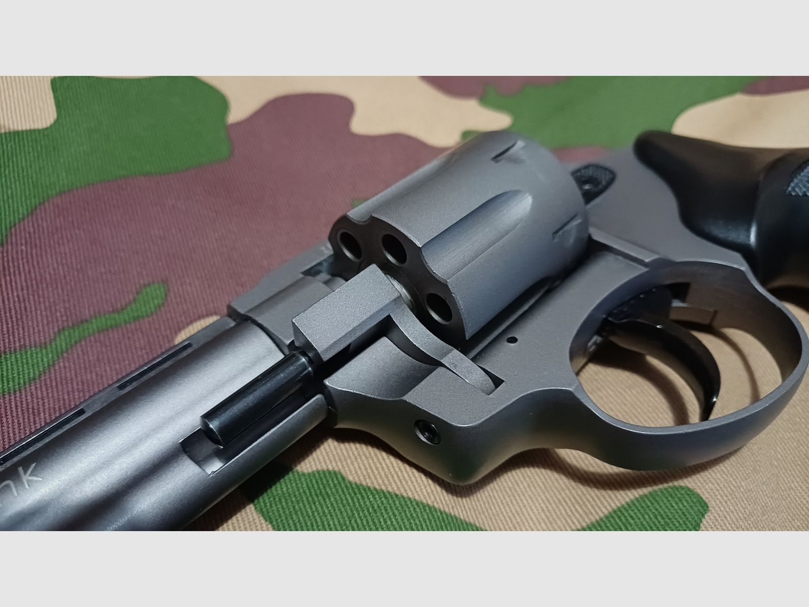 Schreckschusspistole Zoraki R1 6 Zoll PTB 1009 STAHLTROMMEL!